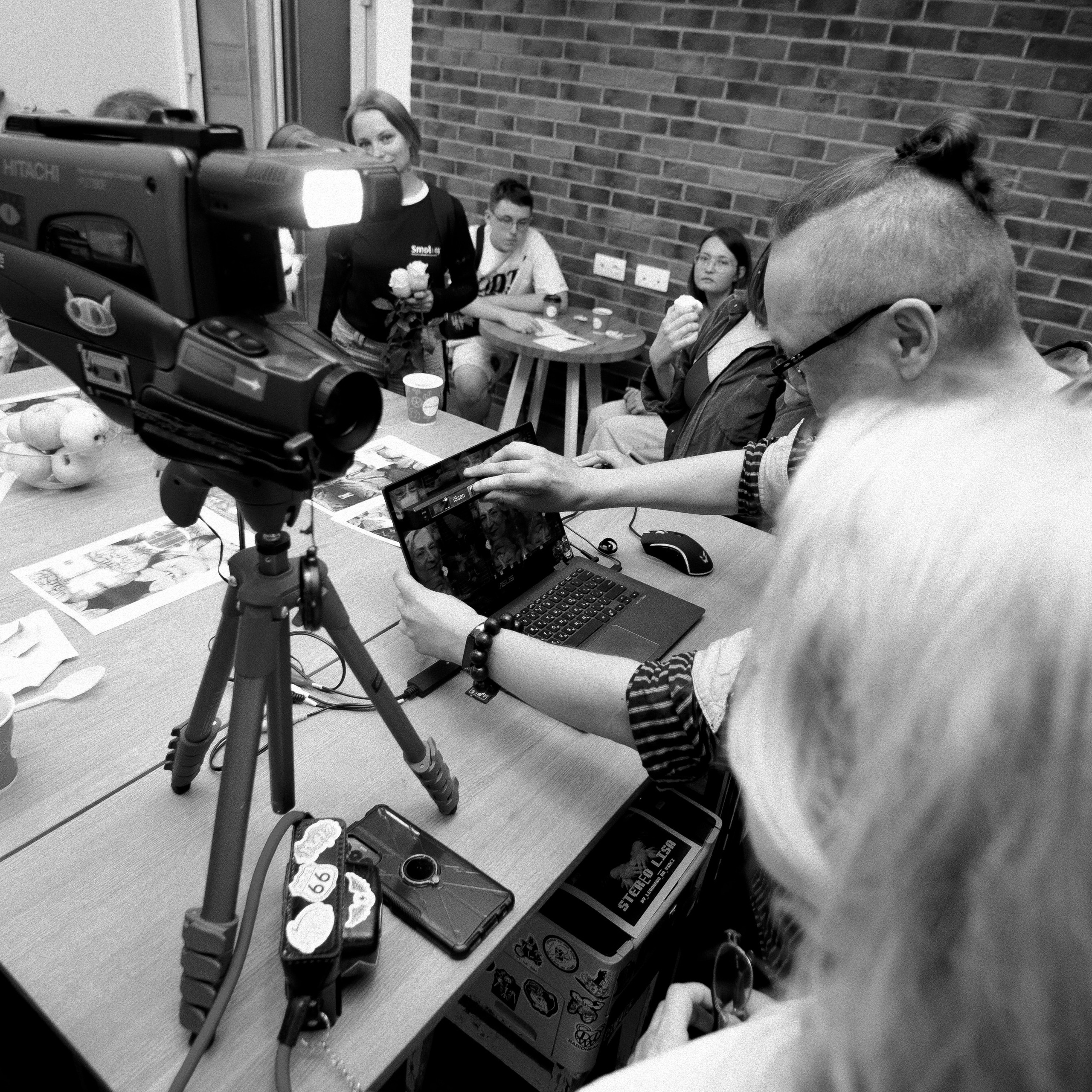 Fluxus Selfie Machine. Роман Ходырев — эзотериолог, художник, фотограф и музыкант. Санкт-Петербург, Рига