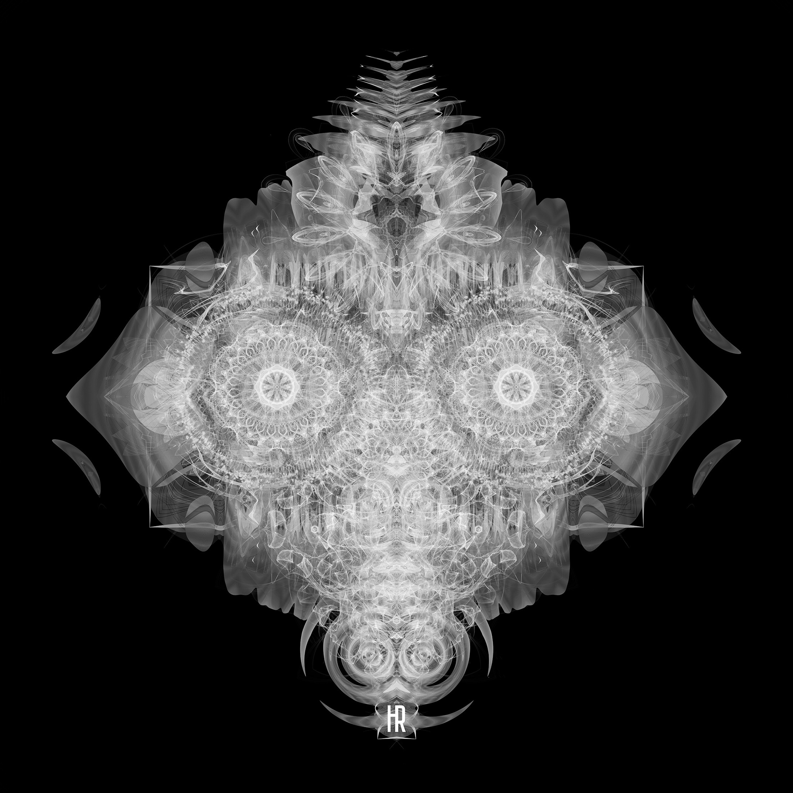 КАМИ ТЕЛЕВИЗОРА… По ночам телевизор сам включался, излучая тени и шепчущие голоса из глубины экрана ...Может он живой?Когда я был маленьким, бабушка однажды сказала, что телевизор наблюдает за мной и я должен вести себя хорошо, когда он включен. Это был большойстарый советский ламповый телевизор, смотревший на меня своим глазом кинескопом. При нем я вел себя хорошо, даже не бегал перед ним без штанов. Повечерам в нем жил дяденька, который рассказывал, как хорошо в СССР. На следующей день с бабушкой мы ехали на Васильевский остров, стоять в огромнойочереди за твердокопчёной колбасой. Я ее любил, а бабушка рассказывала, что ее делают из коней….