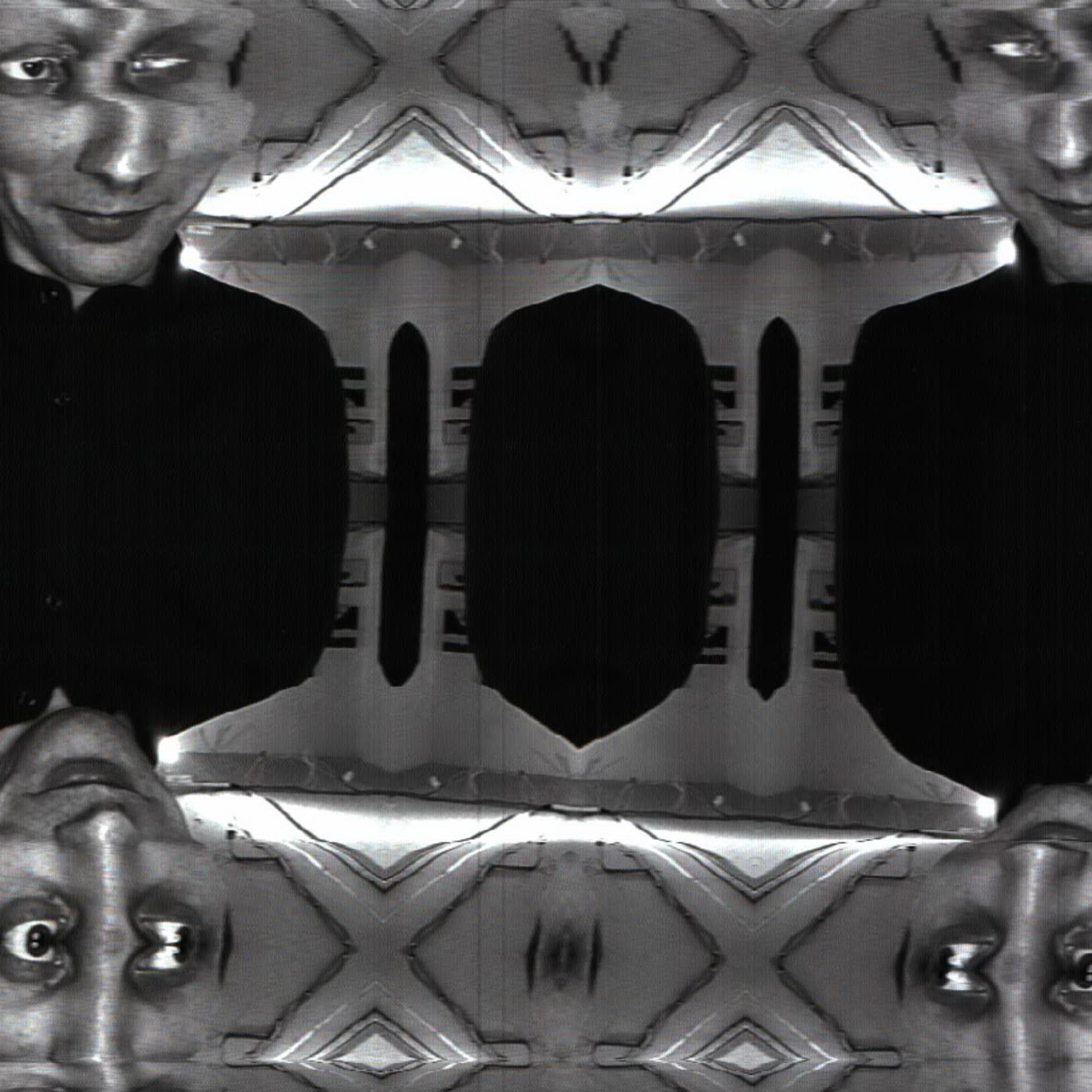 Fluxus Selfie Machine. Роман Ходырев — эзотериолог, художник, фотограф и музыкант. Санкт-Петербург, Рига