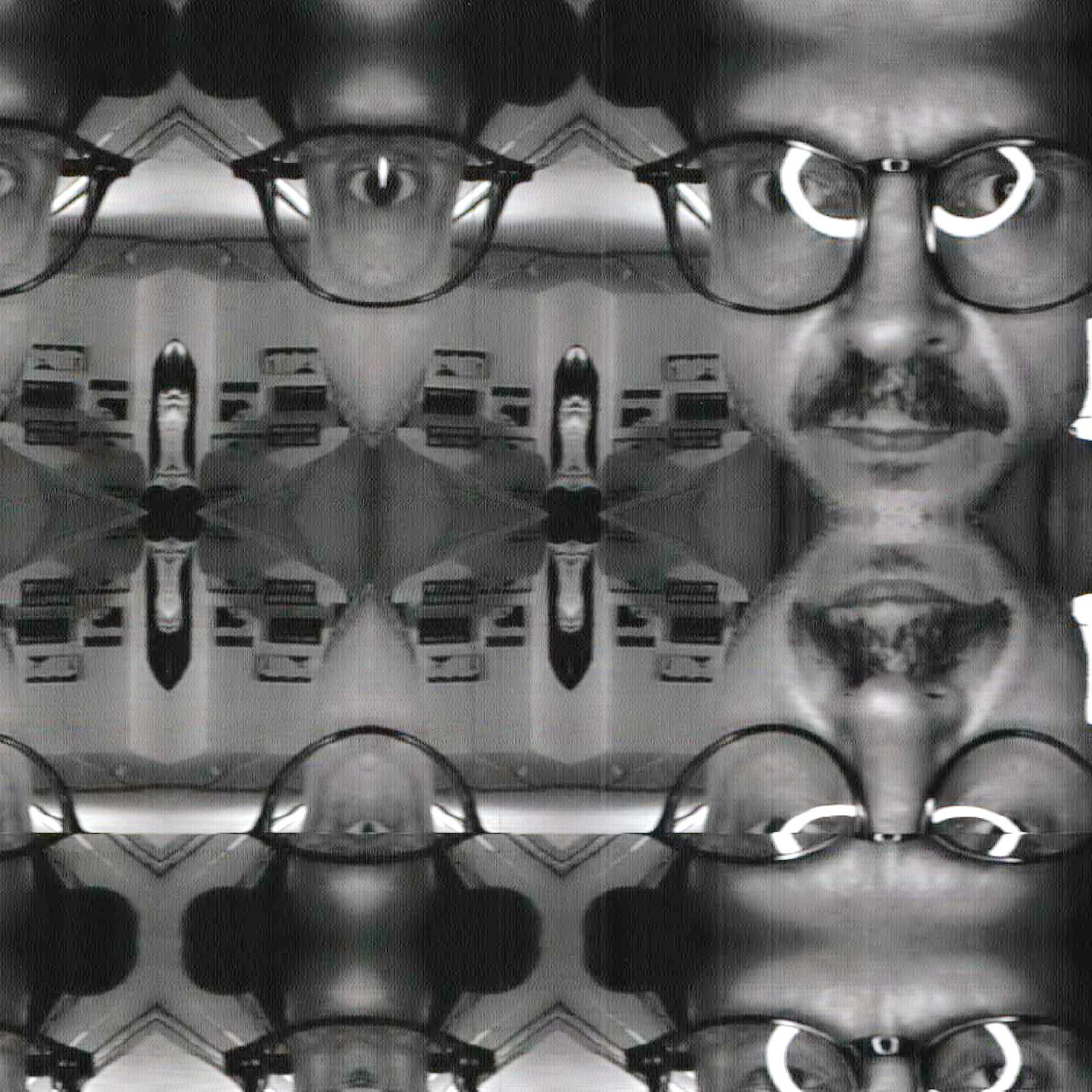 Fluxus Selfie Machine. Роман Ходырев — эзотериолог, художник, фотограф и музыкант. Санкт-Петербург, Рига