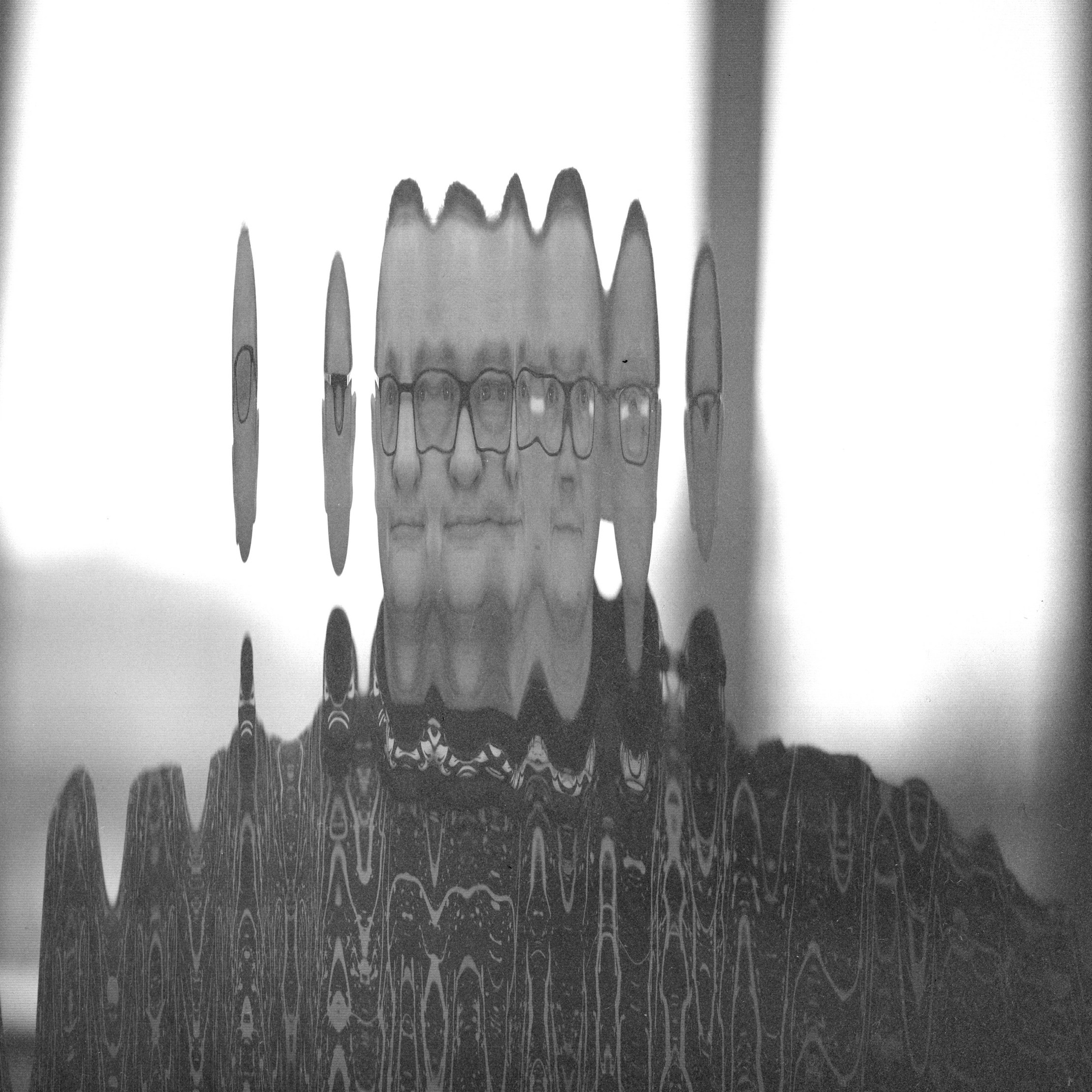 Хроно-камера «Буратино». Роман Ходырев — эзотериолог, художник, фотограф и музыкант. Санкт-Петербург, Рига