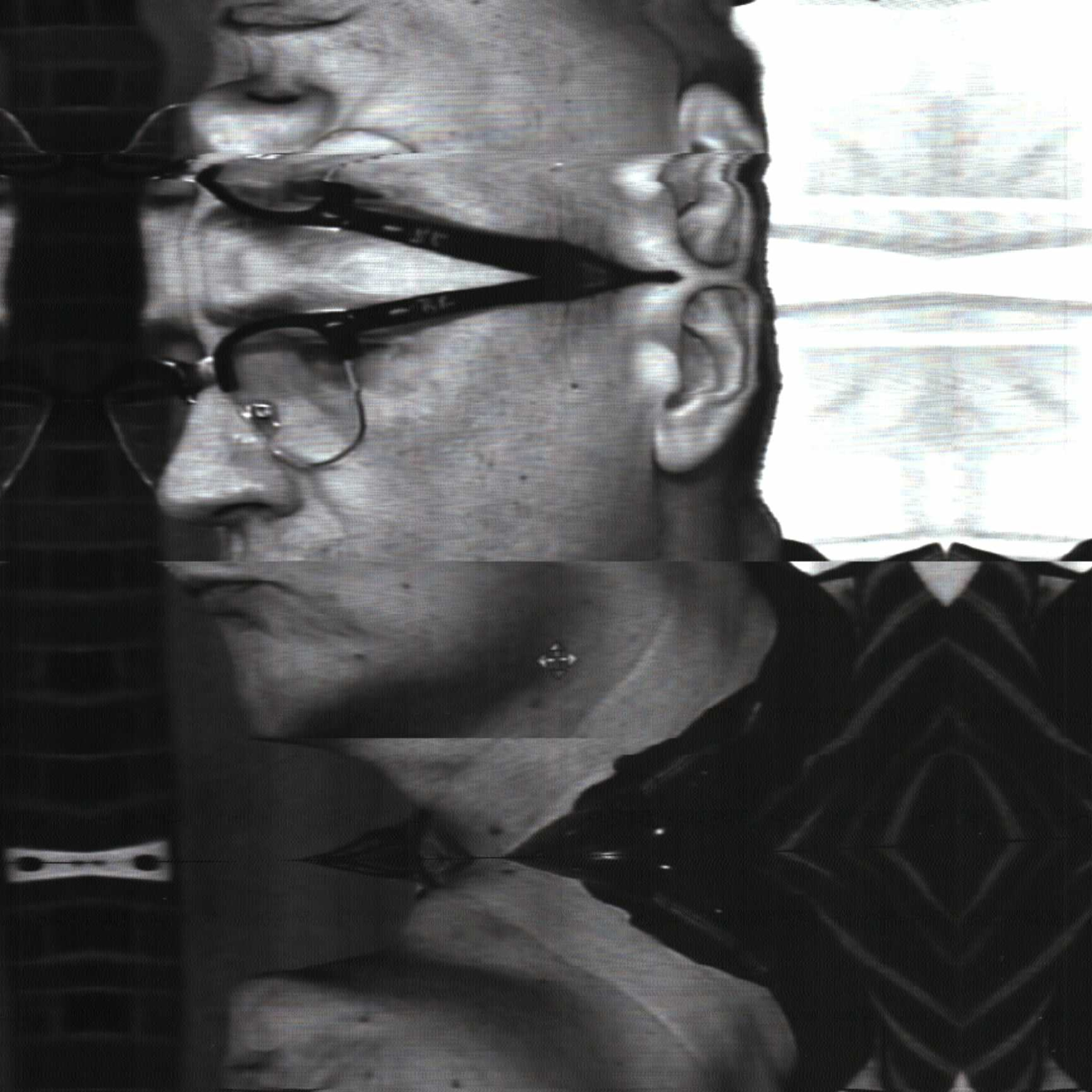 Fluxus Selfie Machine. Роман Ходырев — эзотериолог, художник, фотограф и музыкант. Санкт-Петербург, Рига