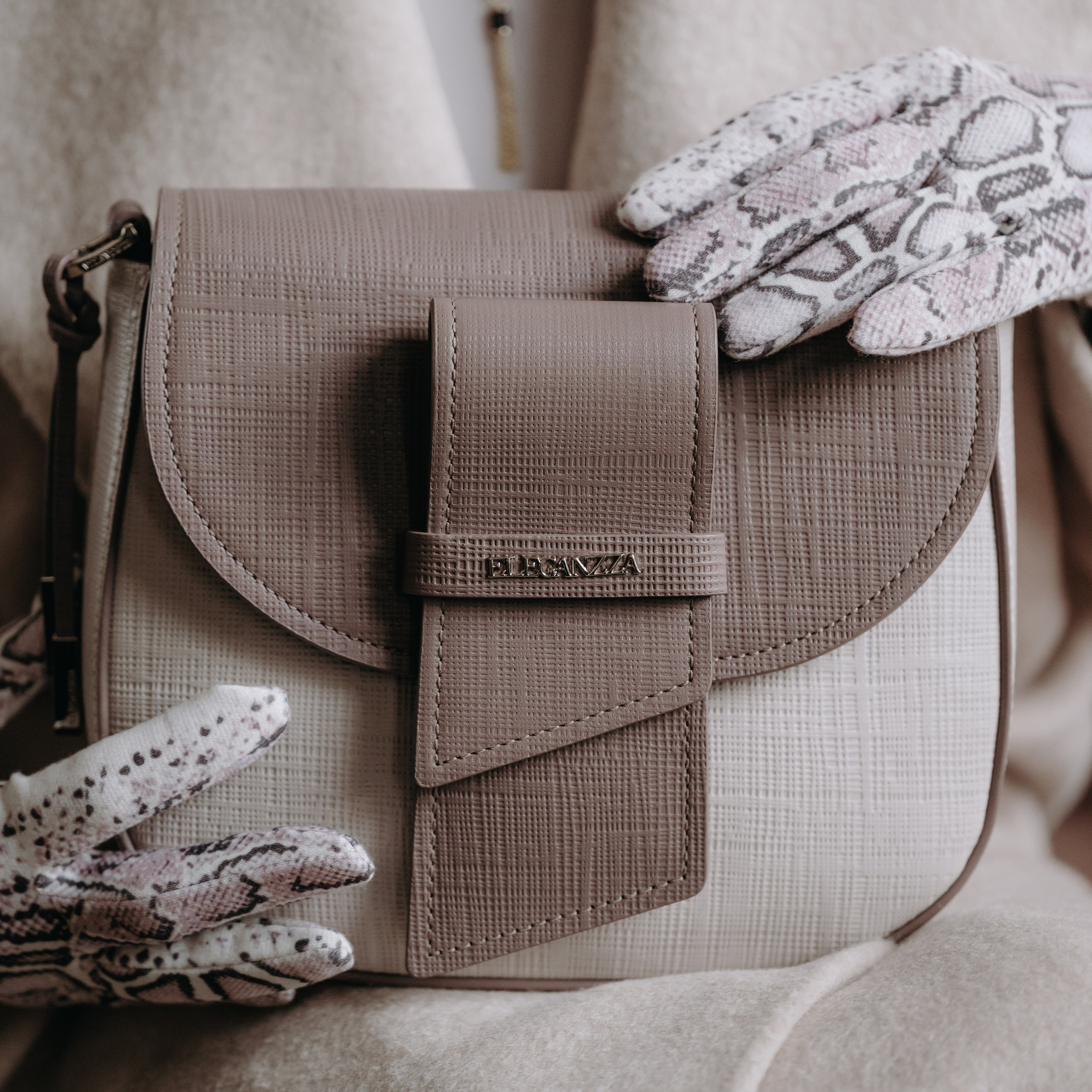 Сумки/клатчи/рюкзаки