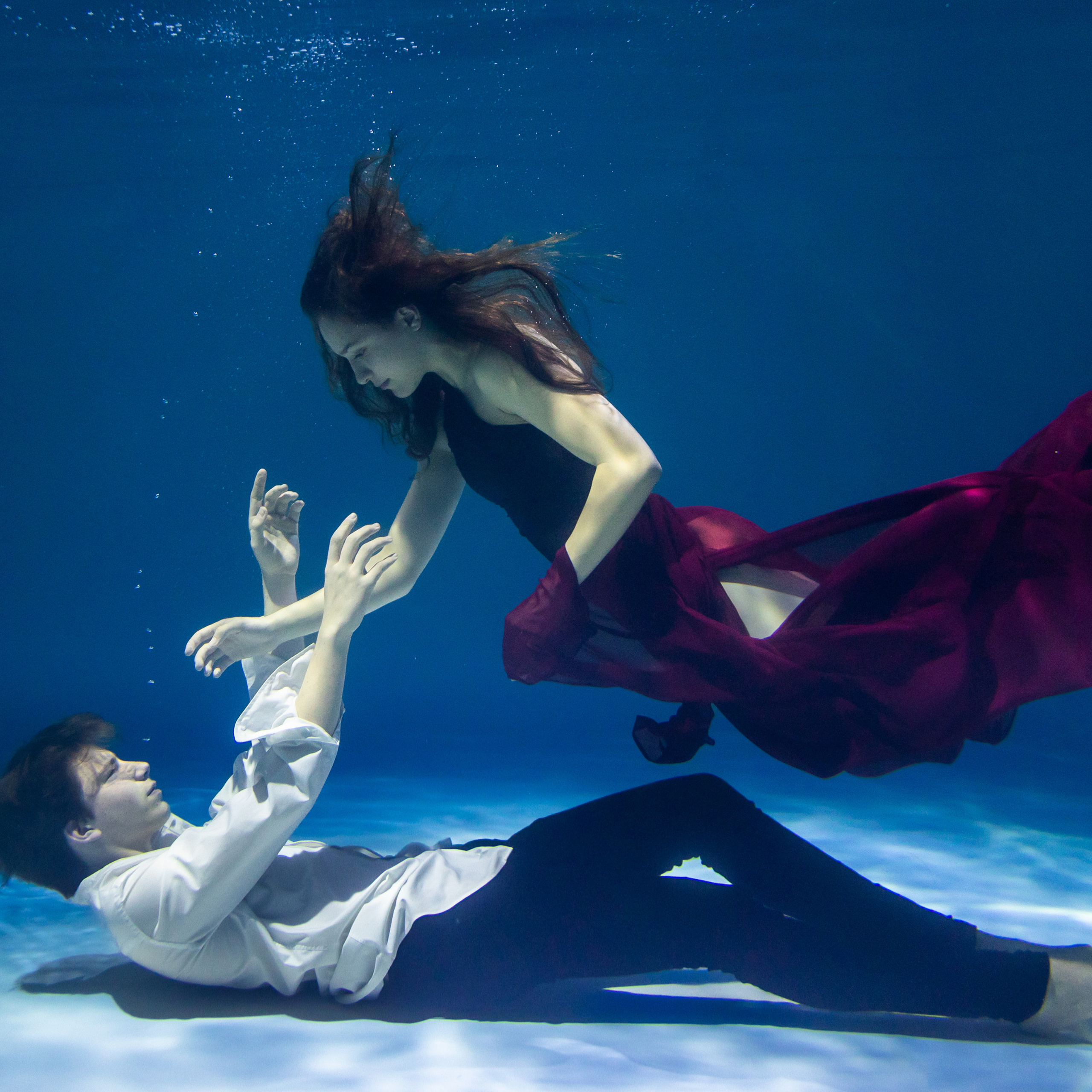 Роман и Ева, любовь под водой