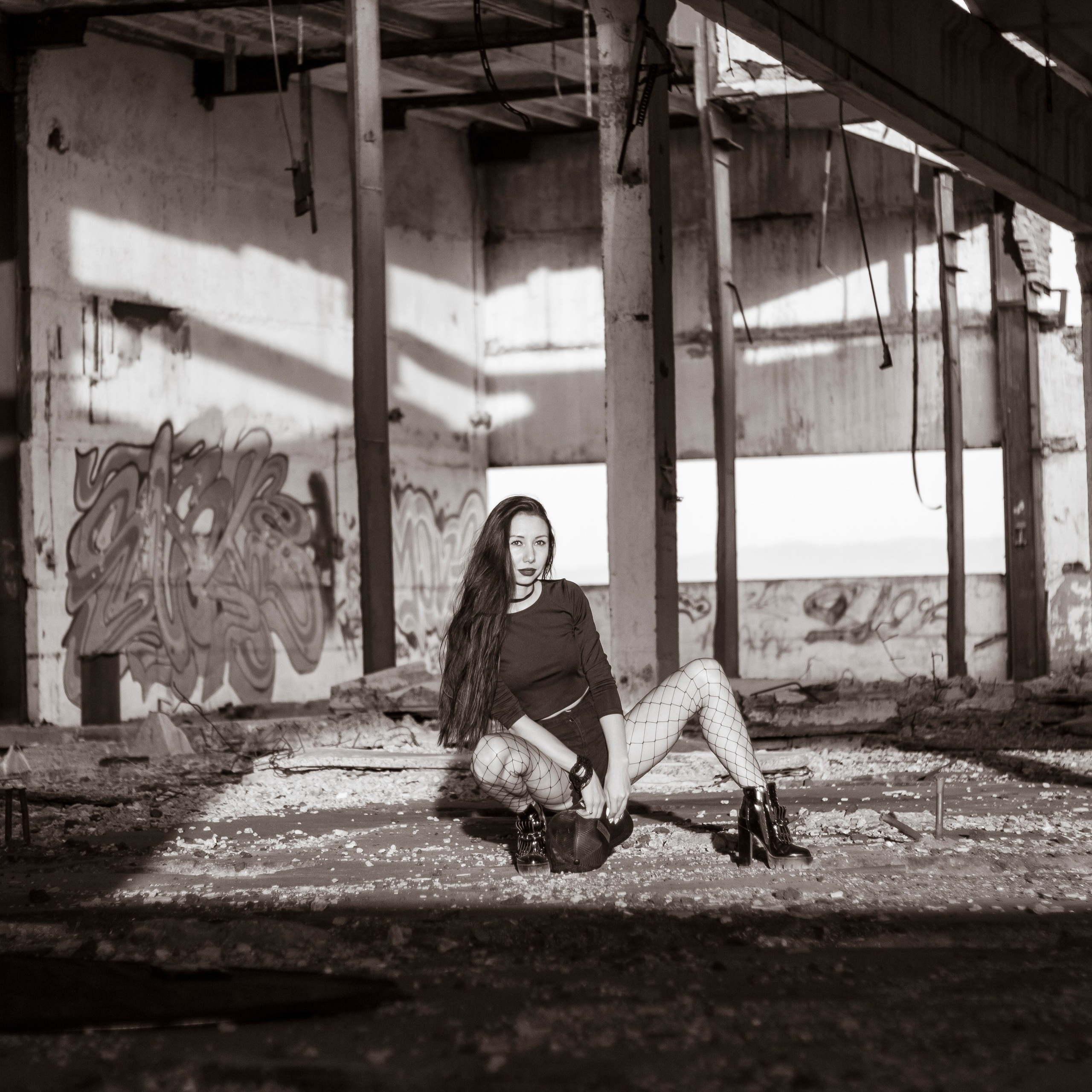 Катрин (заброшка в высотке). Творческая студия АЛНИфото