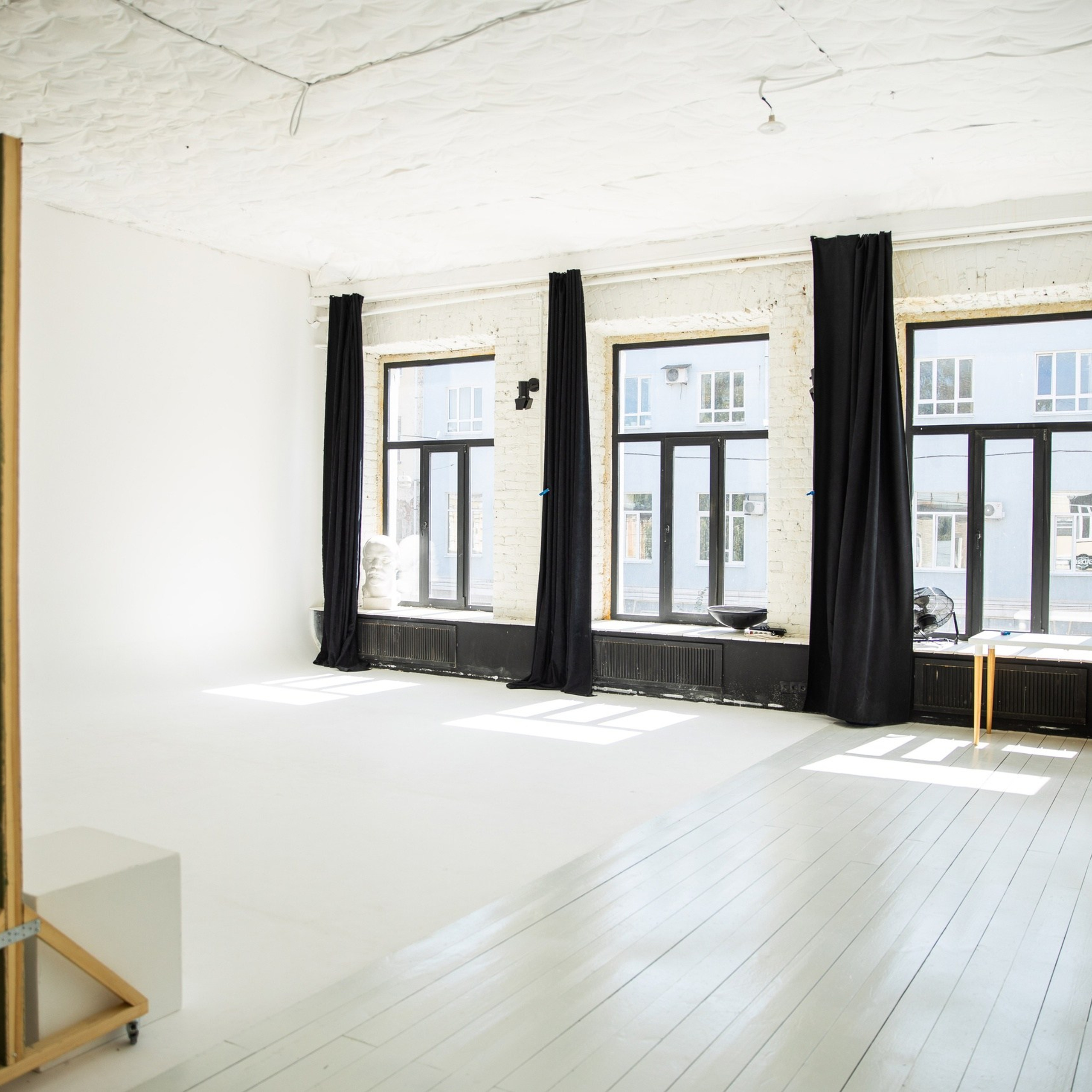 ЛЕНИНГРАДКА, зал МАСТЕРСКАЯ