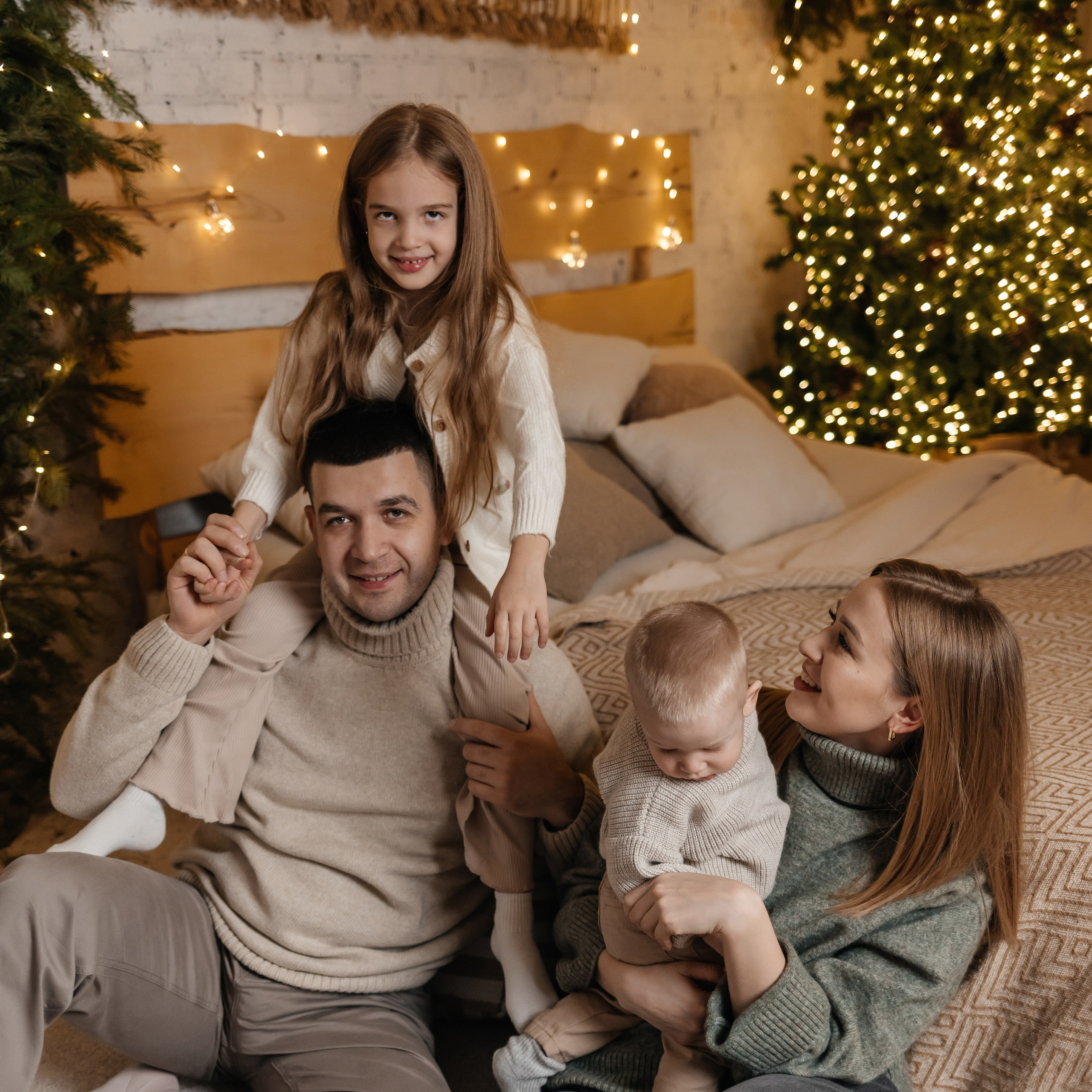 Яна, Олег, Варюшка и Глеб