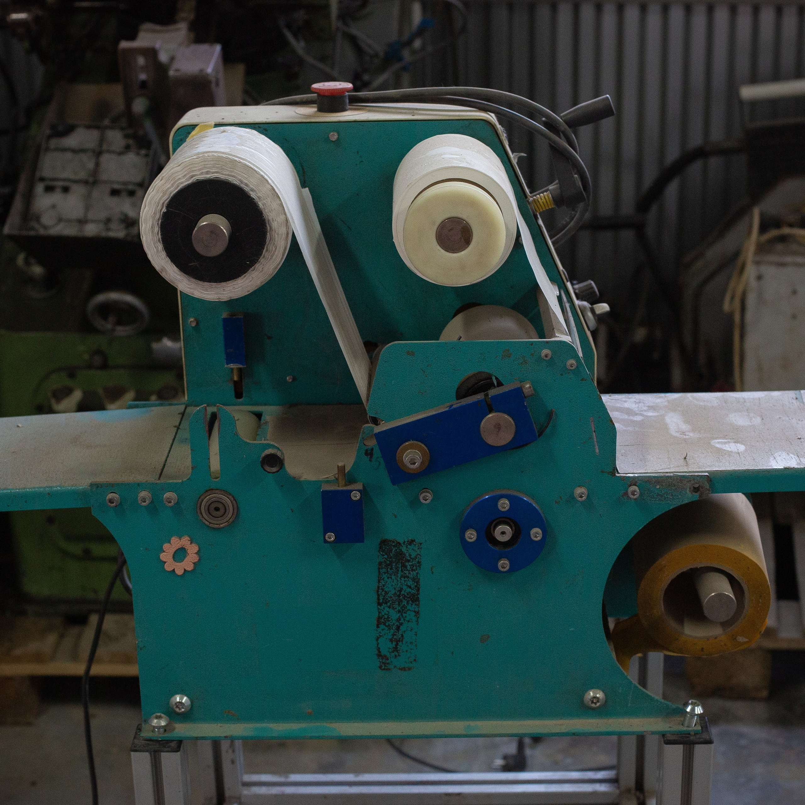 Машина нанесения клея на стельки Kyotex KYO 100