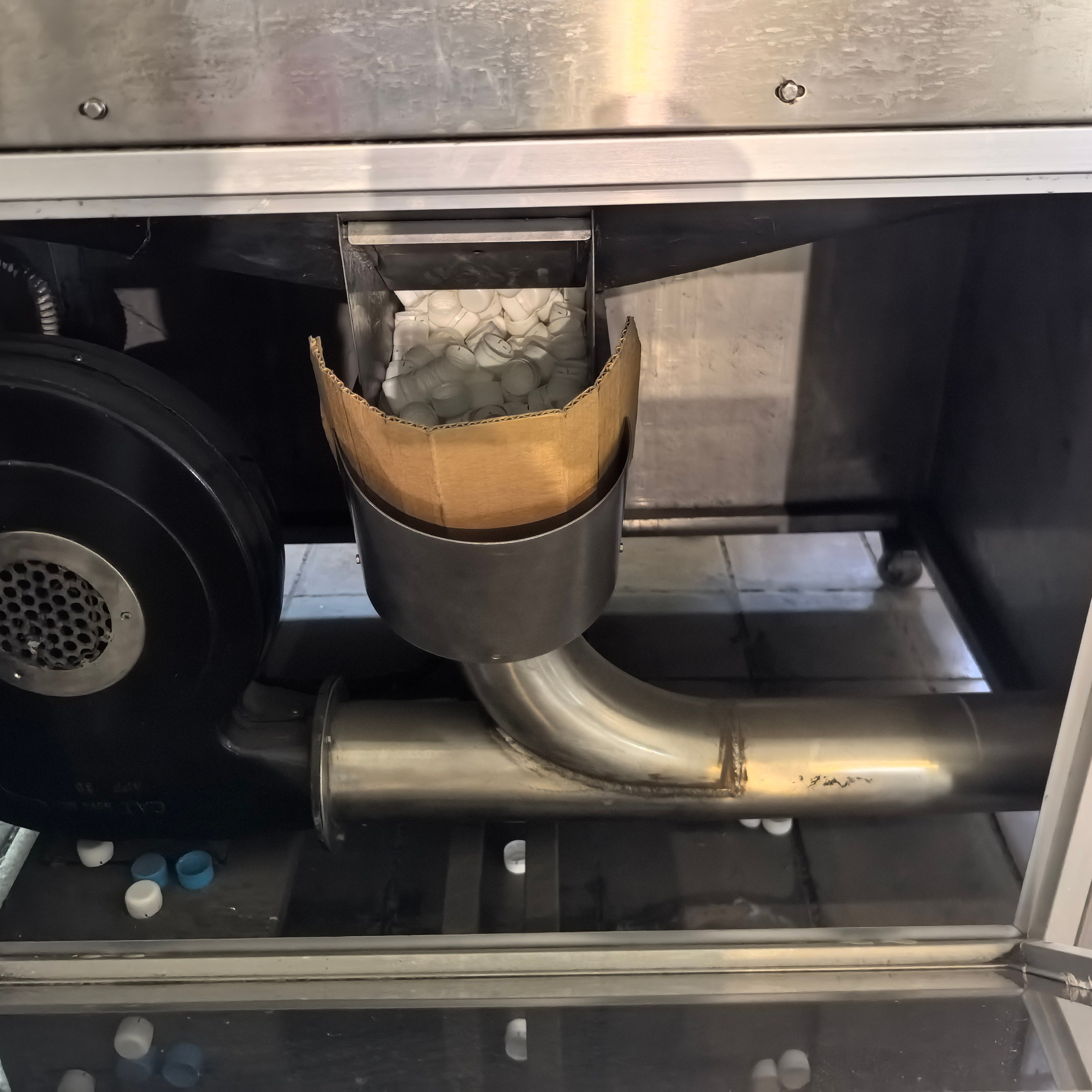 Комплект для подачи пробок