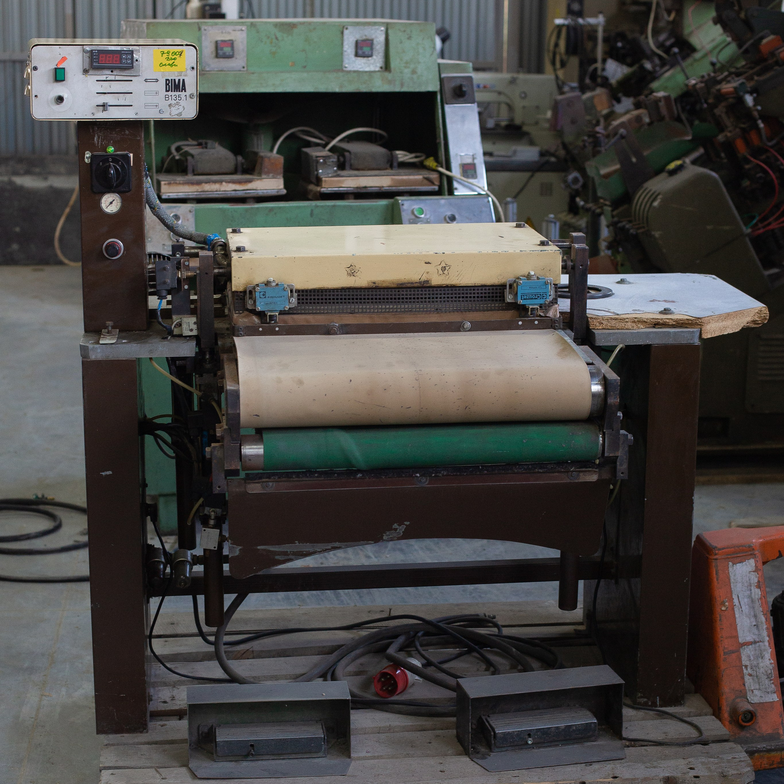 Станок-пресс для дублирования кожи, деталей верха Bima b135.1