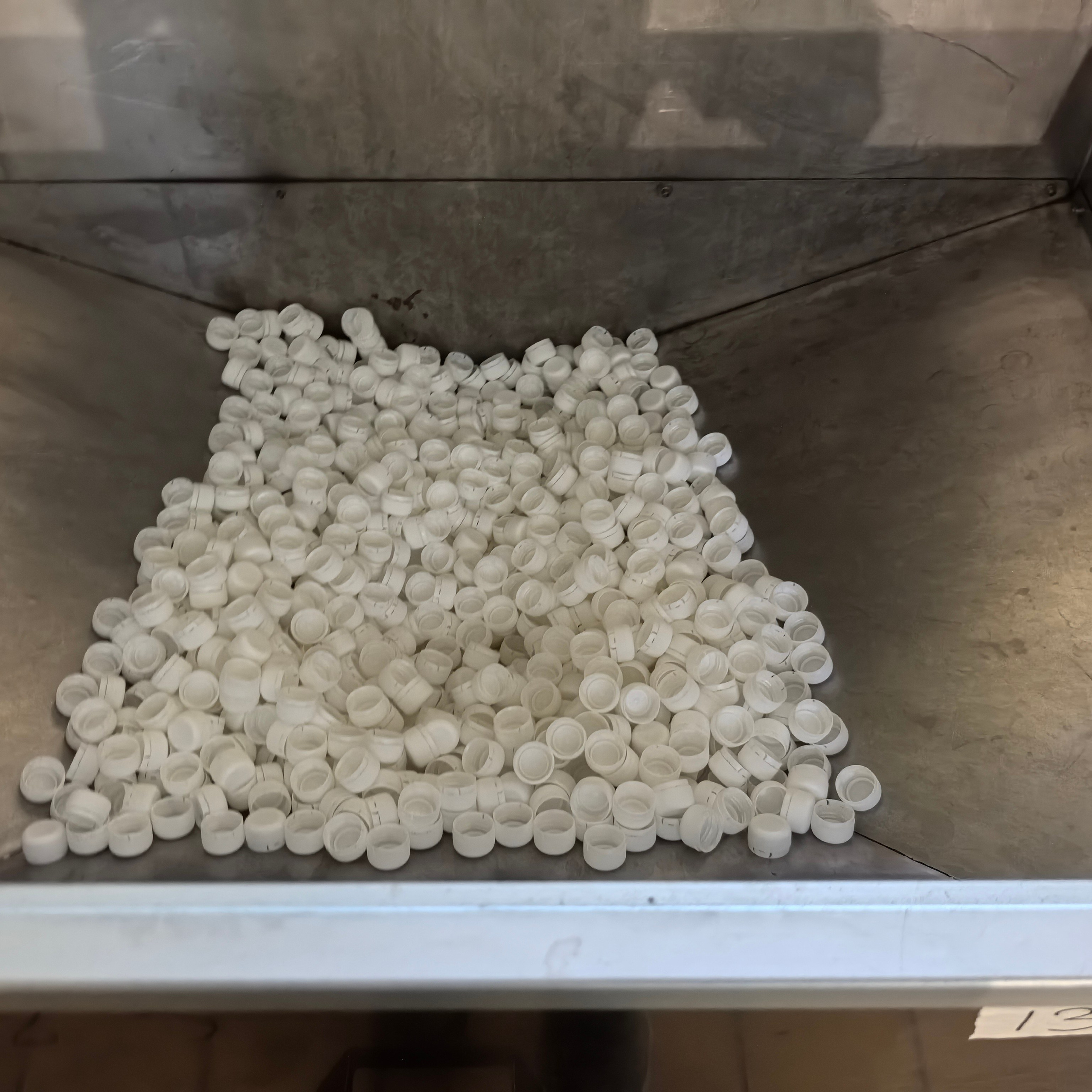 Комплект для подачи пробок