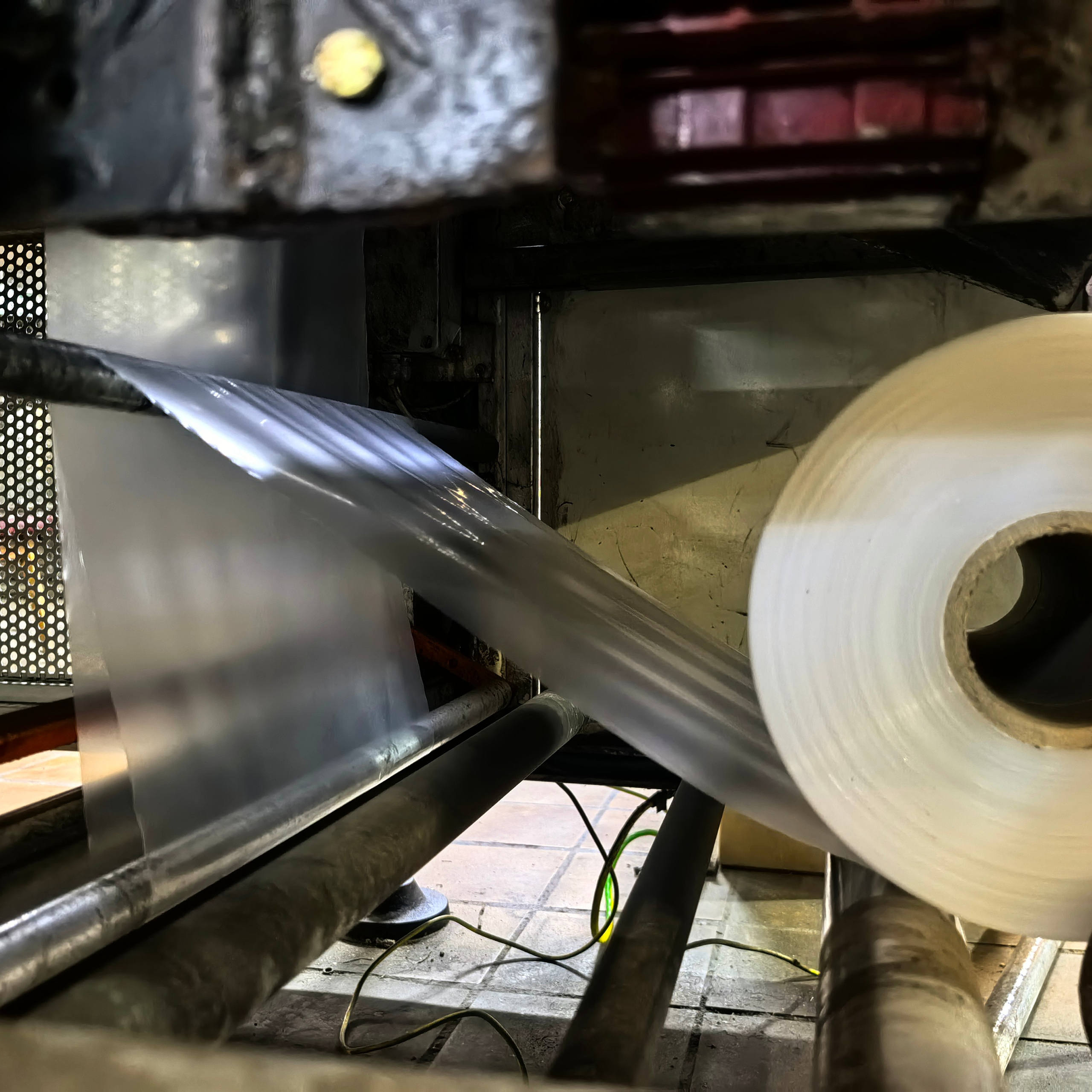 Моноблок для упаковки бутылок в блоки + термоусадочный тоннель