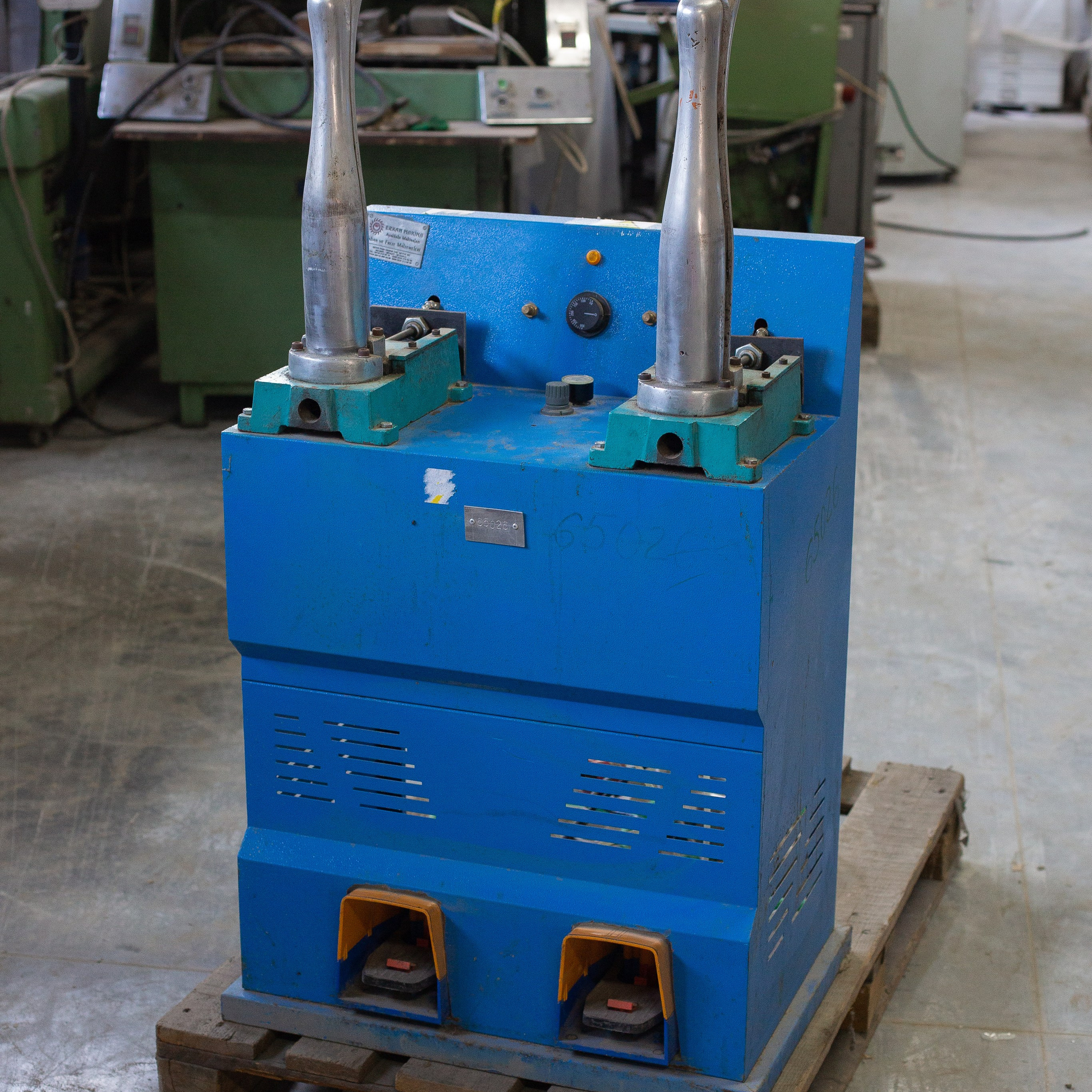 Станок для формования голенища