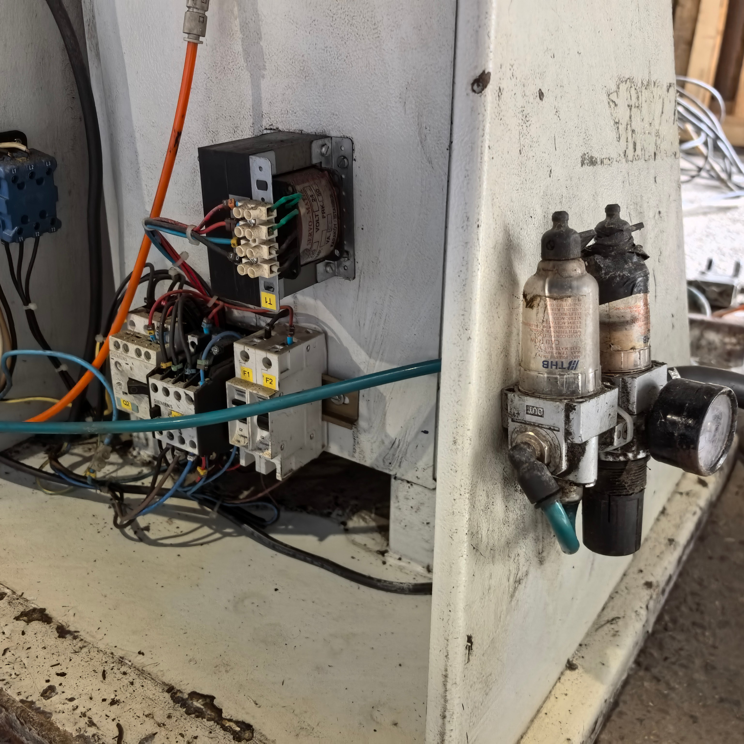 Автоматический поворотный стол с присосками