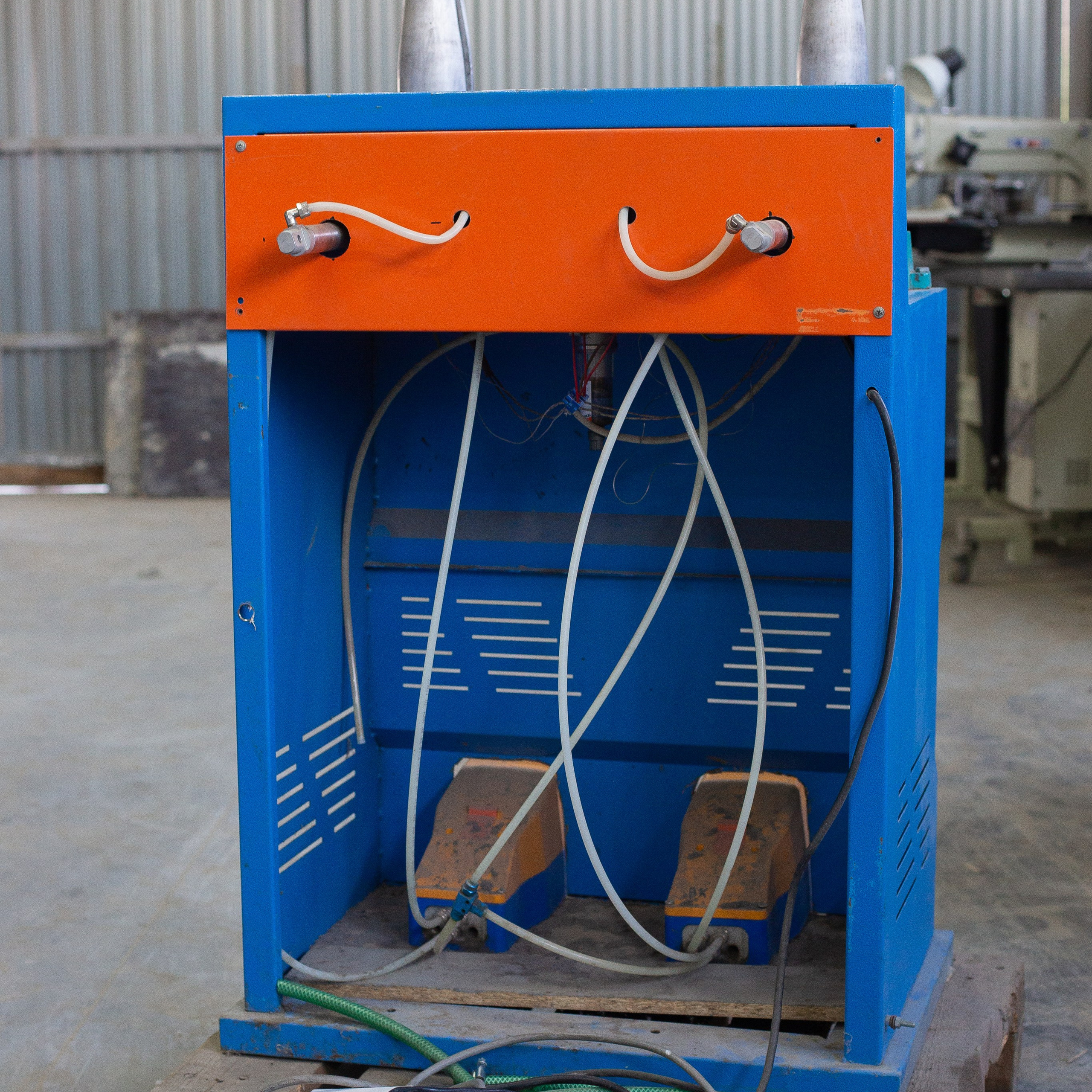 Станок для формования голенища