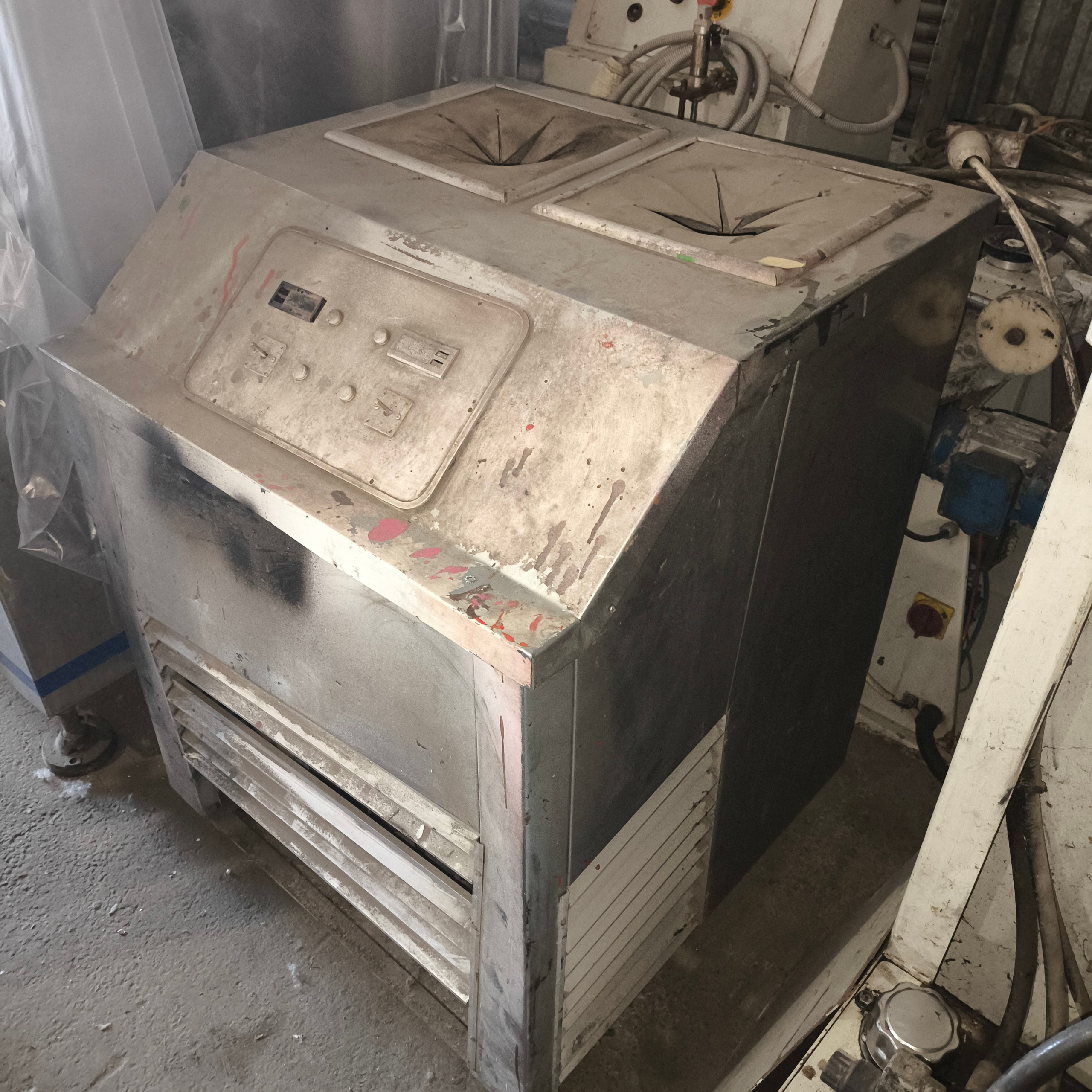 Холодильник для экструдера тиокола