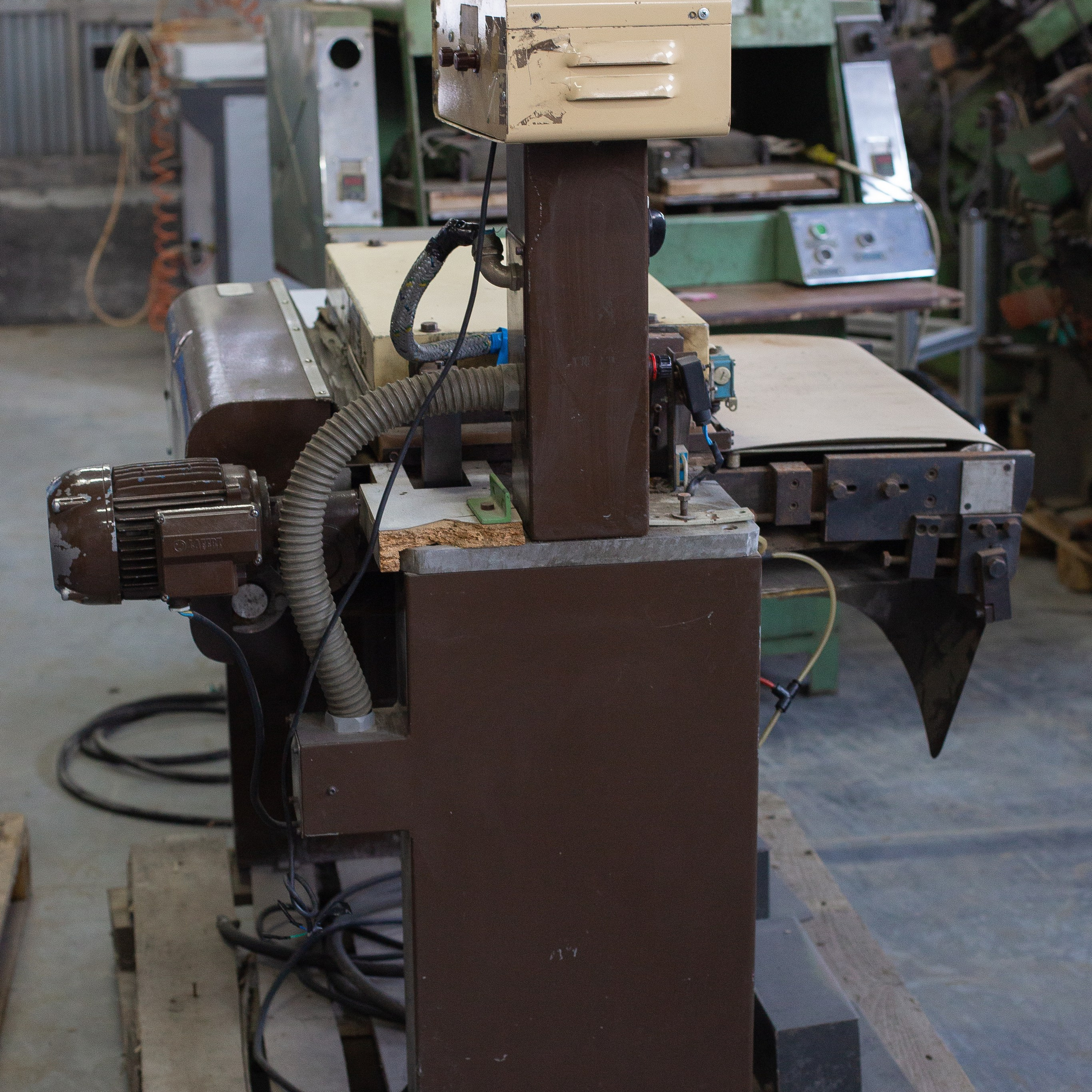 Станок-пресс для дублирования кожи, деталей верха Bima b135.1