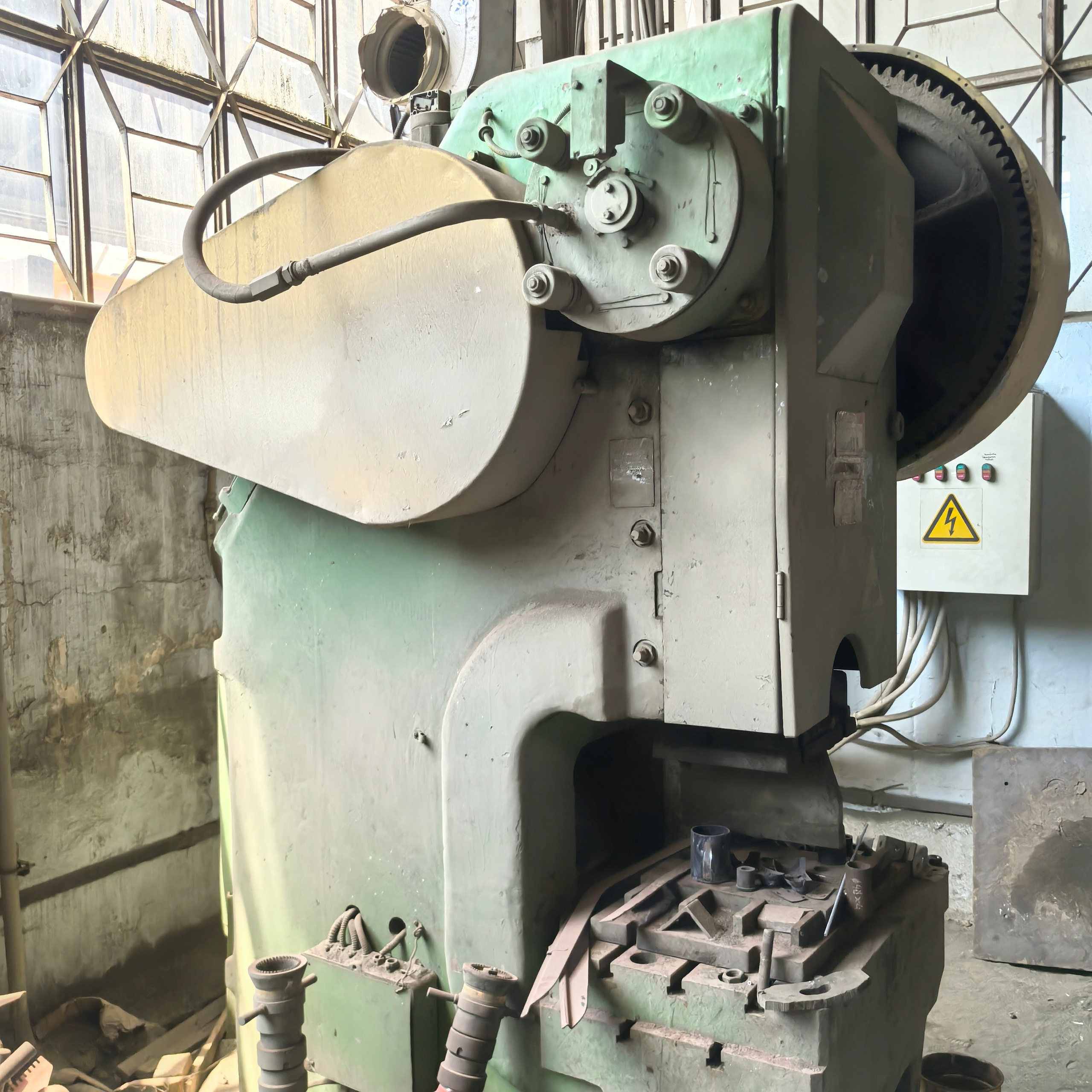 Пресс однокривошипный К2130 (Под ремонт)
