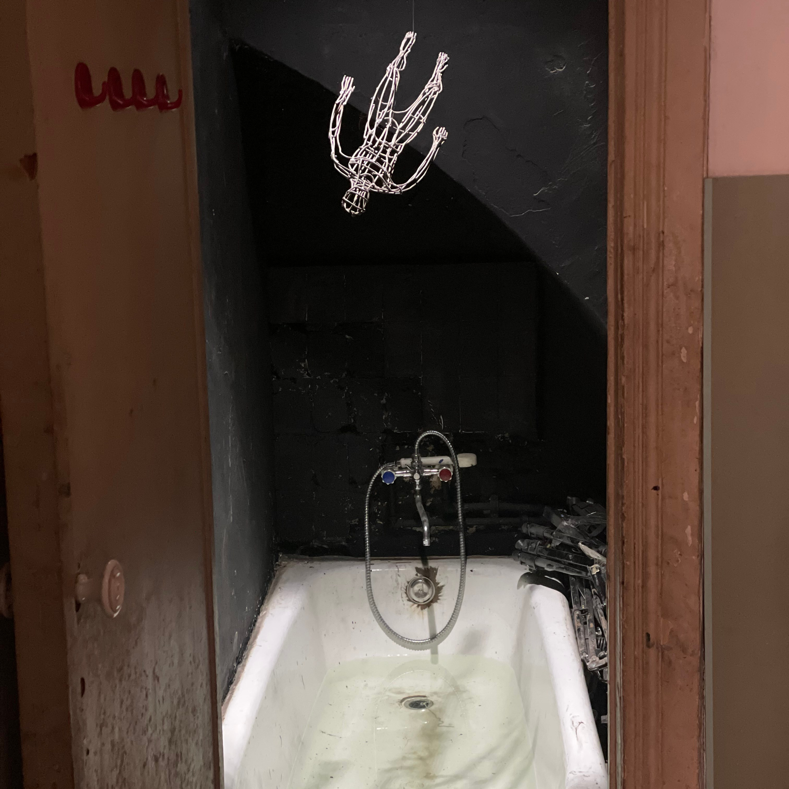 Несвободное падение_2022. Художник — скульптор Антонина Фатхуллина