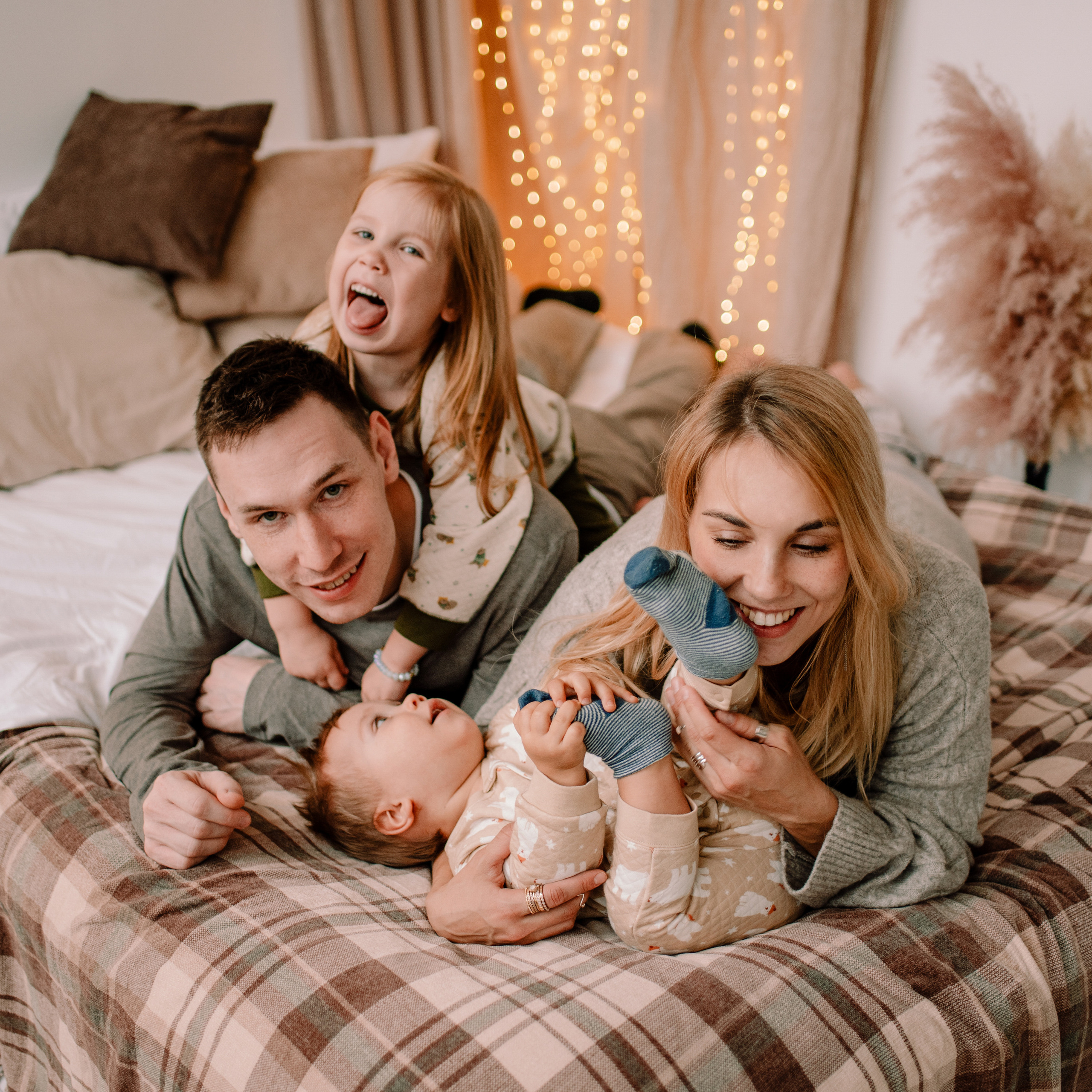 Лена, Слава, Мила и Максим