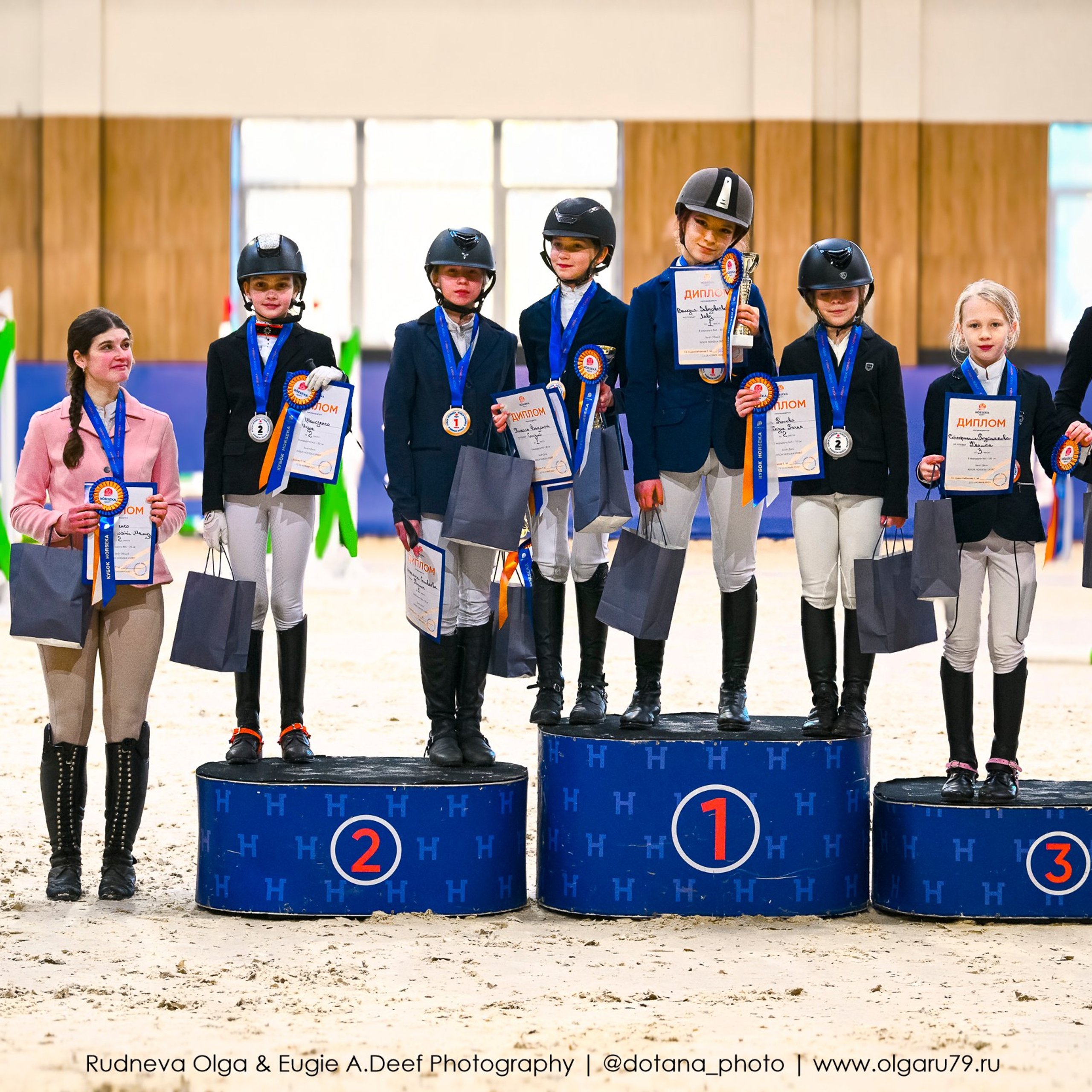 «Кубок Horseka Star» (22 и 23 ноября) Соревнования по конкуру. ТУРНИРНАЯ КОННАЯ ФОТОГРАФИЯ, Руднева Ольга и Евгений Адеев