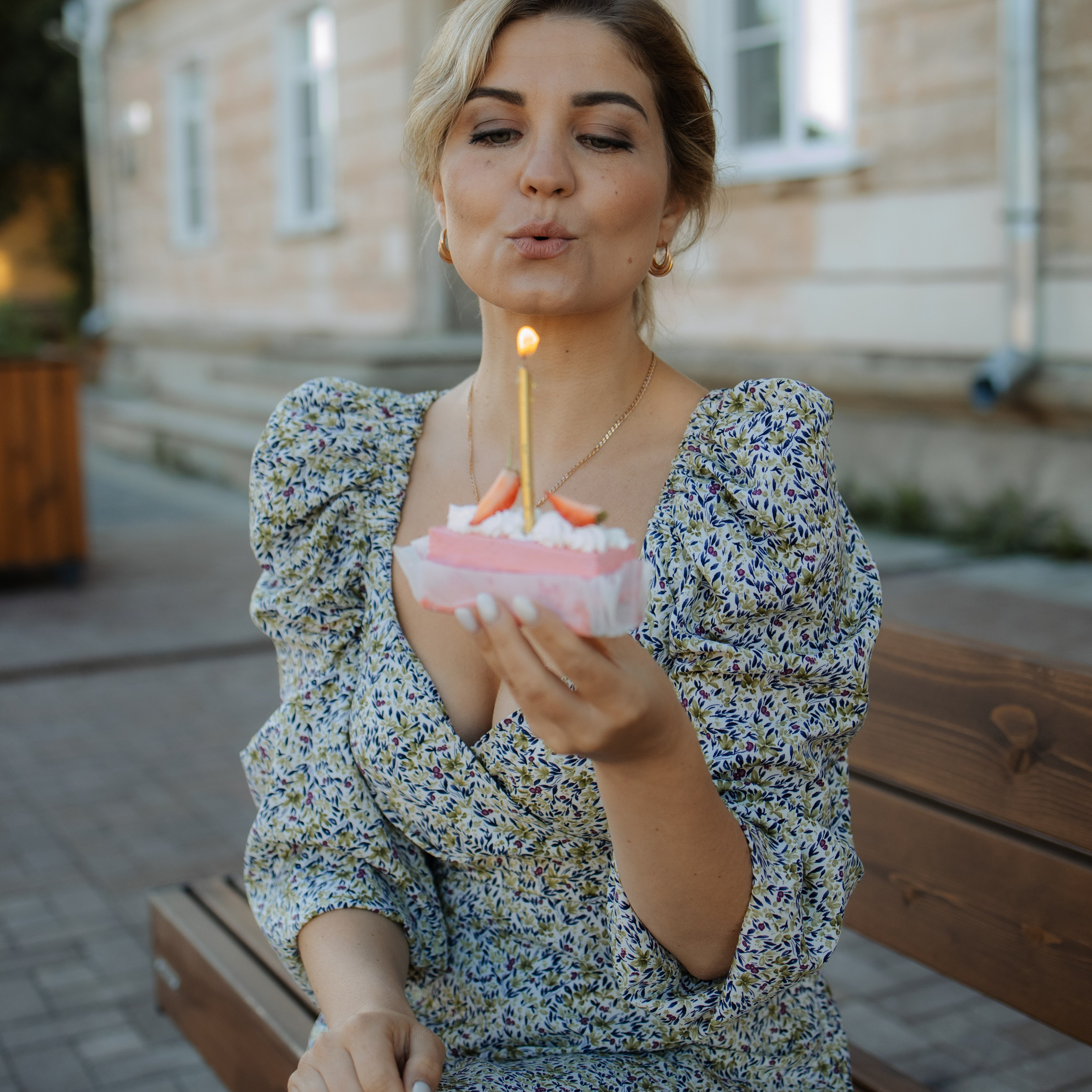 Прогулка по городу в День рождения Тани