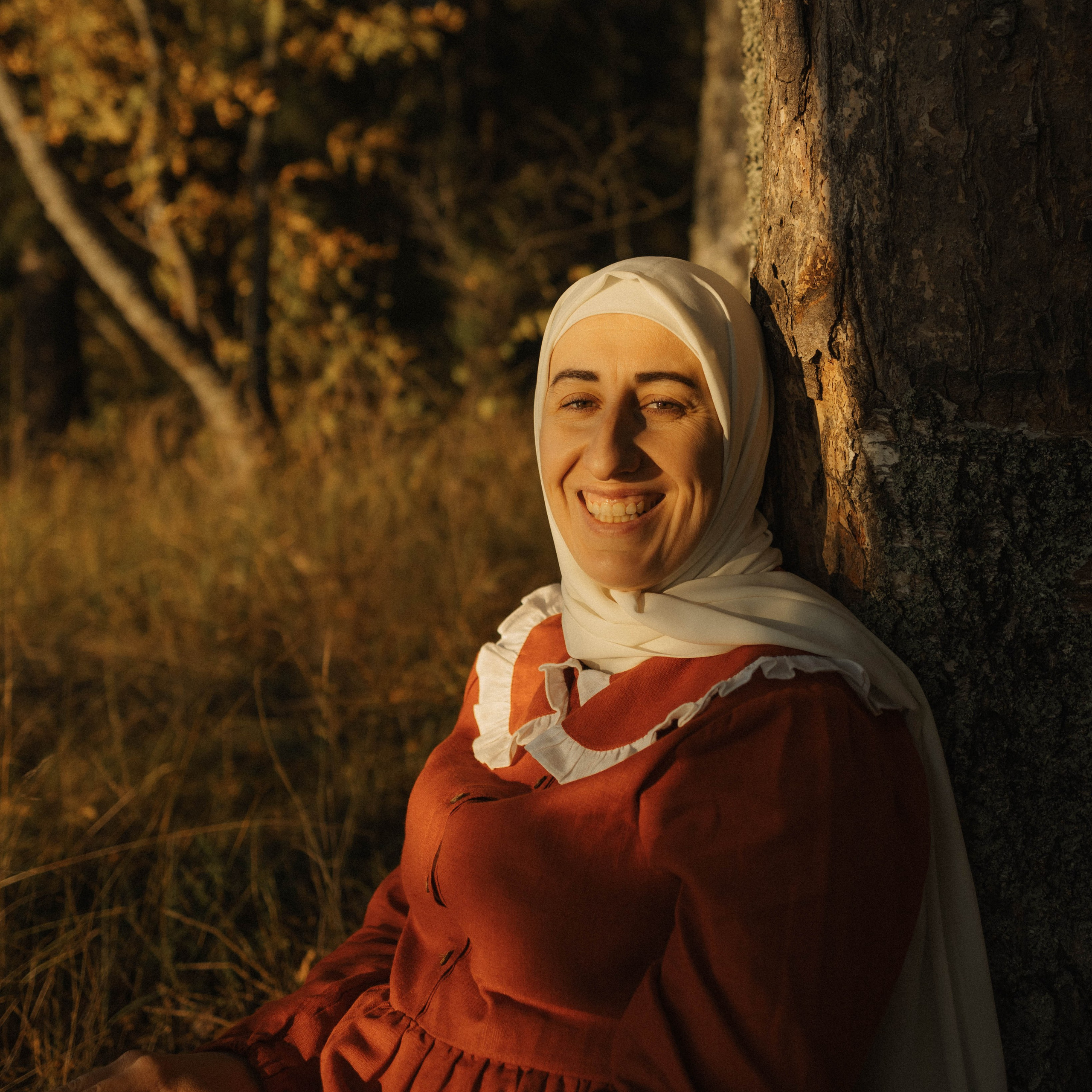 Закатная съемка на берегу реки с Аней