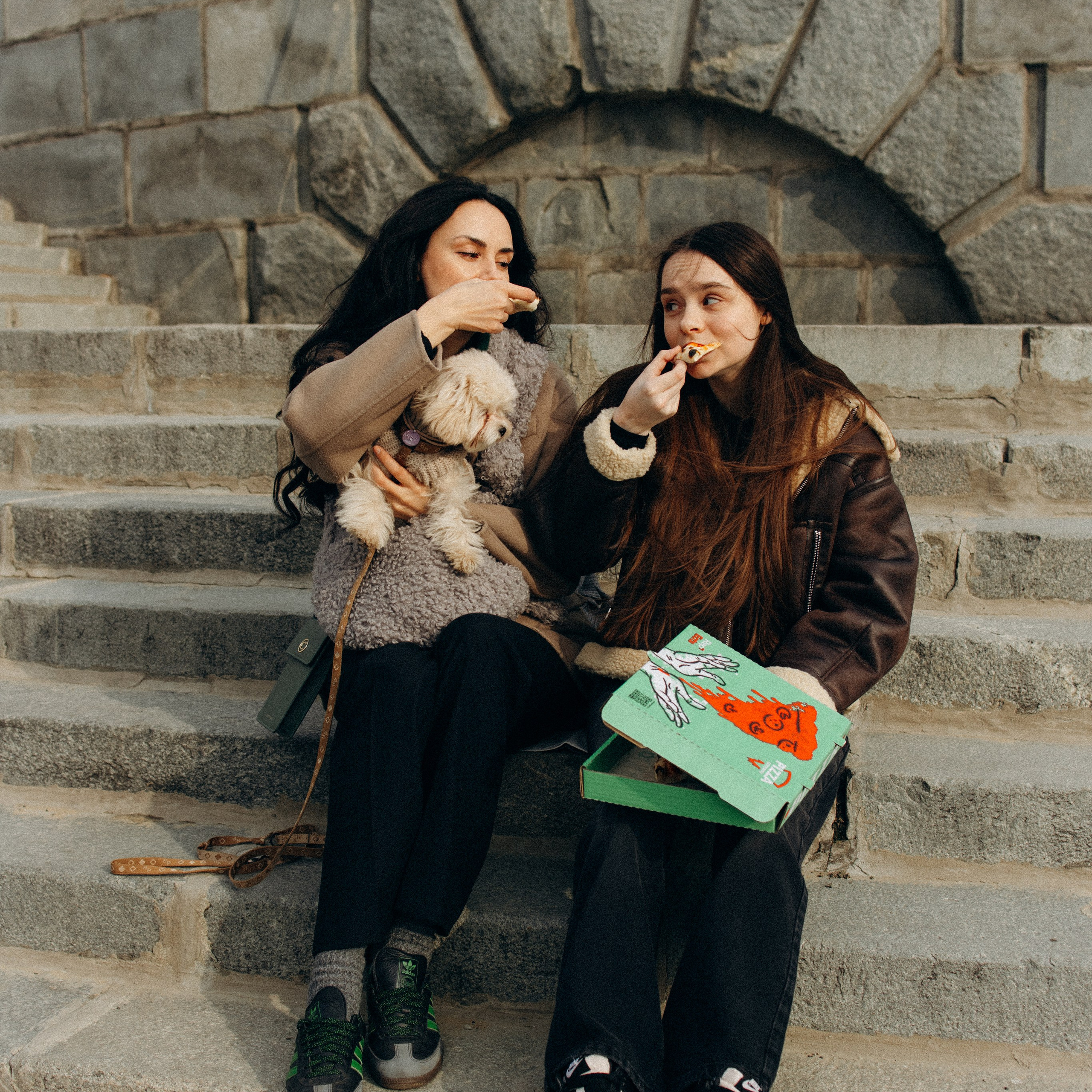 Маша, Лиза и Луна