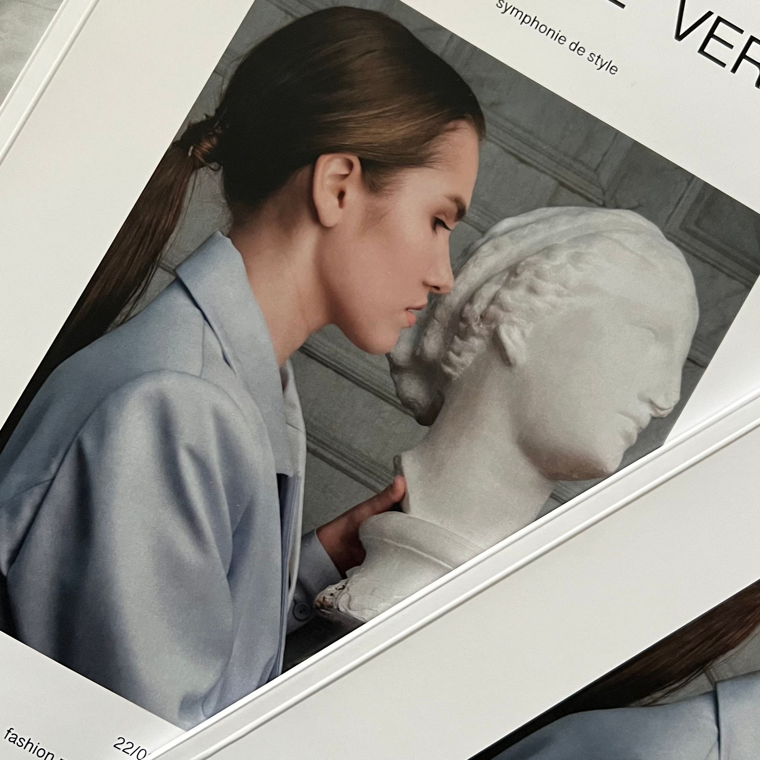 Голубой костюм из смесового шелка