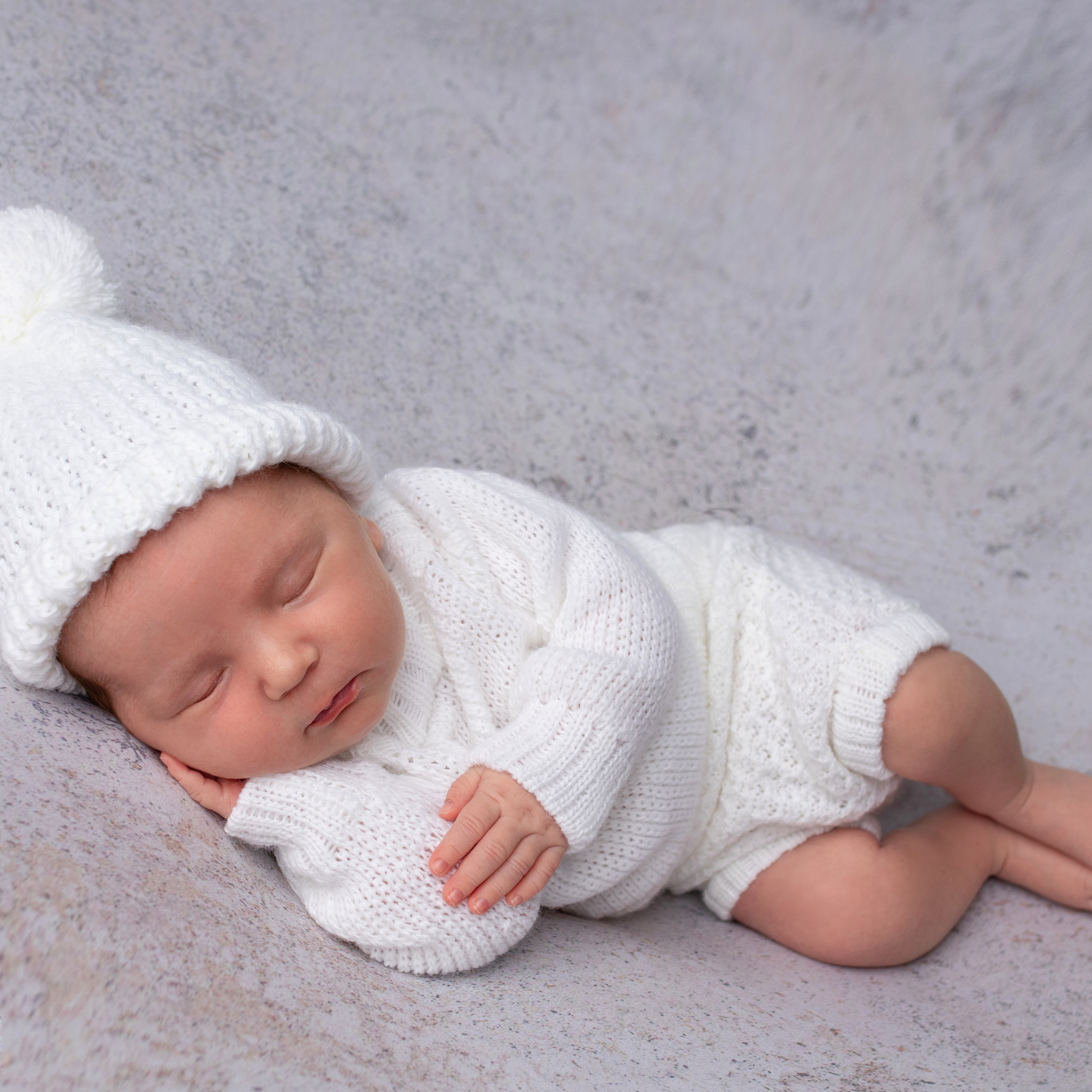 Классическая ньюборн фотосессия. Фотограф новорождённых Братск