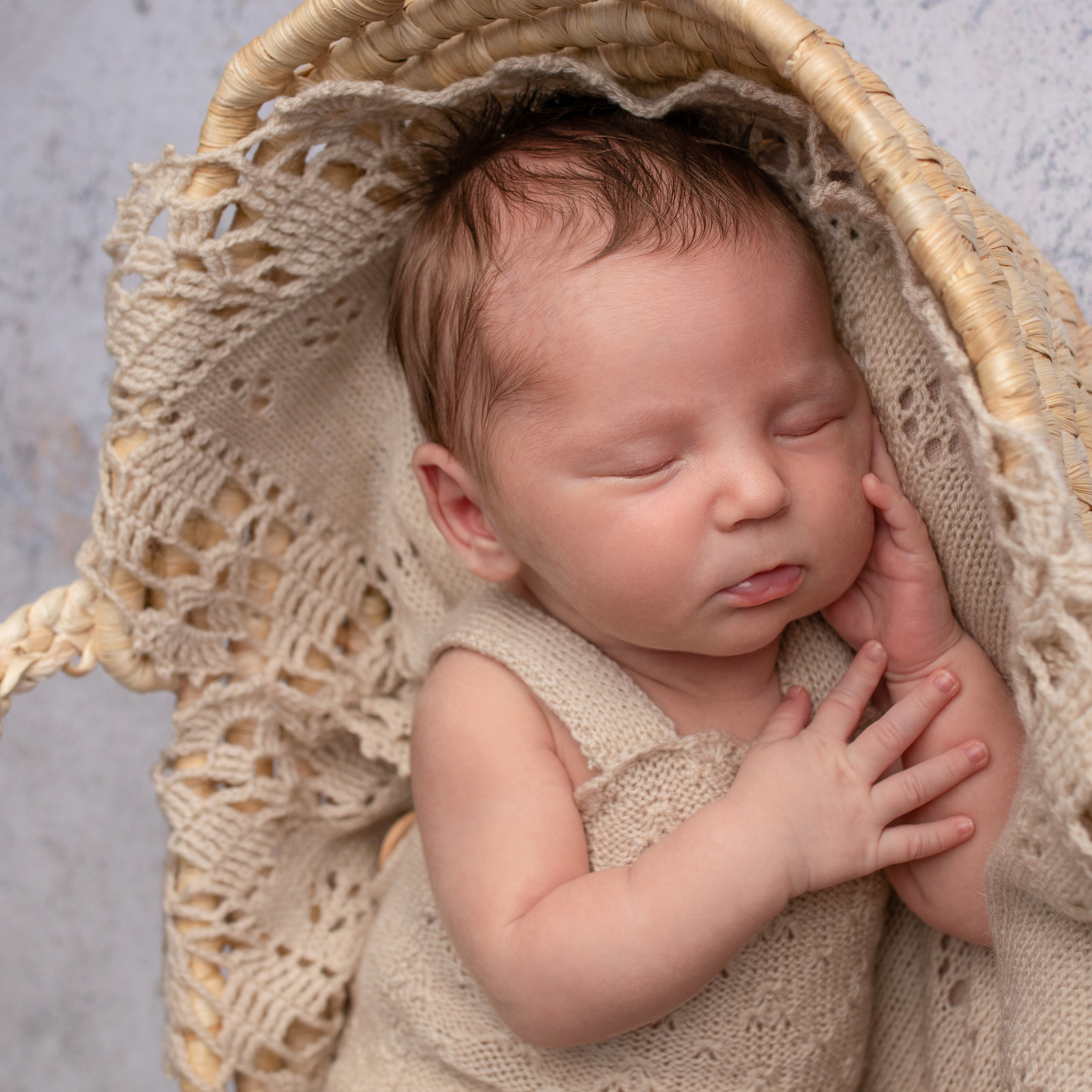 Классическая ньюборн фотосессия. Фотограф новорождённых Братск