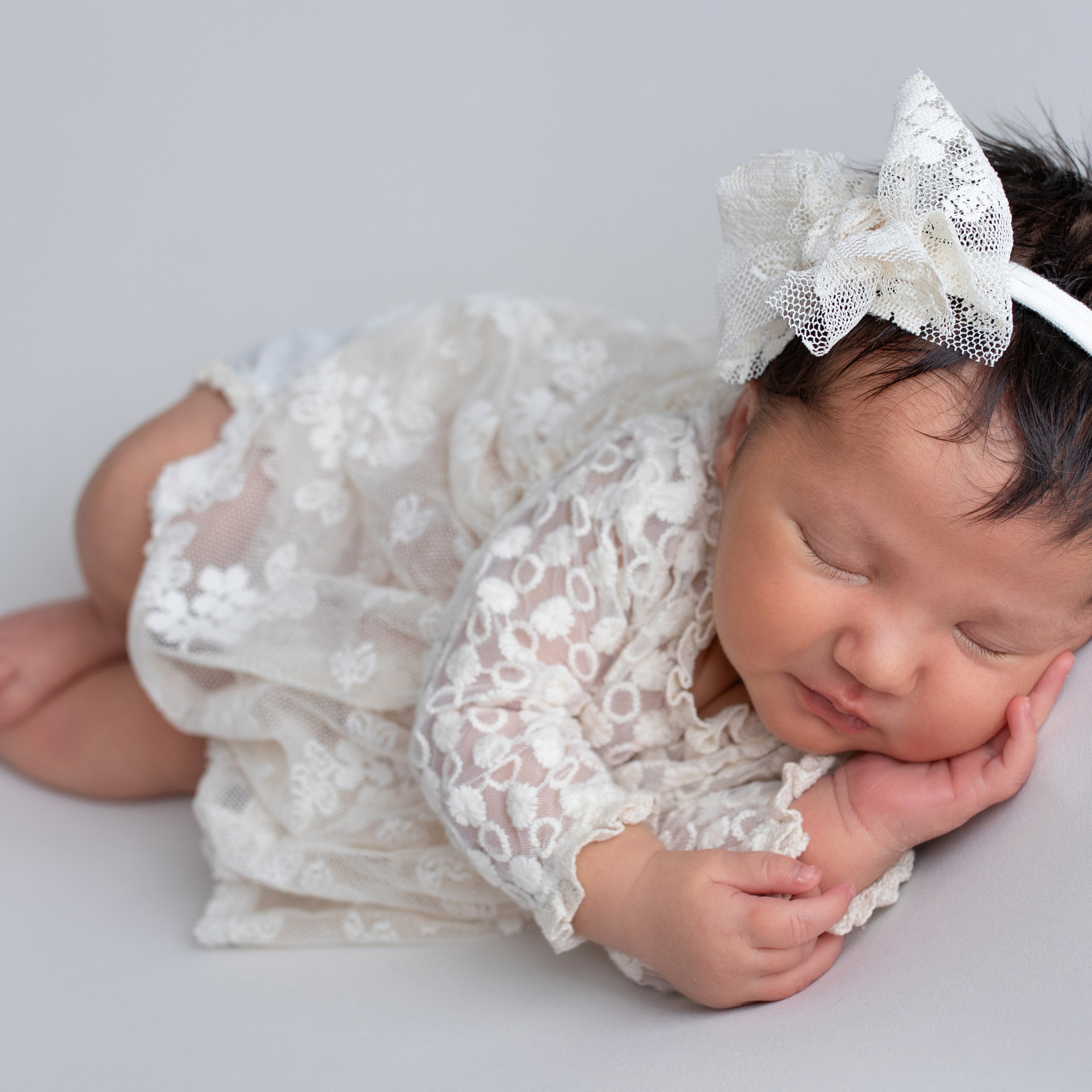 Классическая ньюборн фотосессия. Фотограф новорождённых Братск