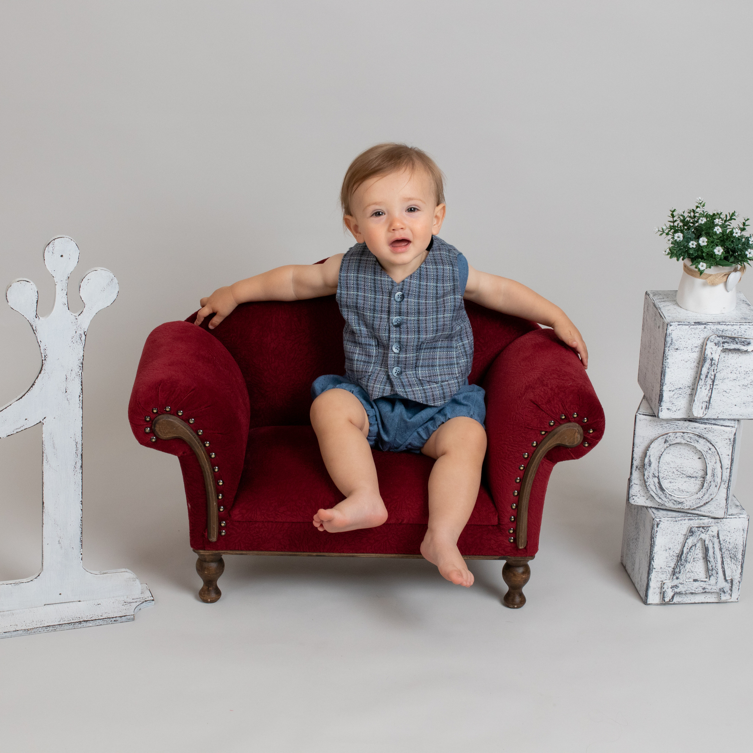 Съёмка детей в студии г. Братск. Фотограф новорождённых Братск