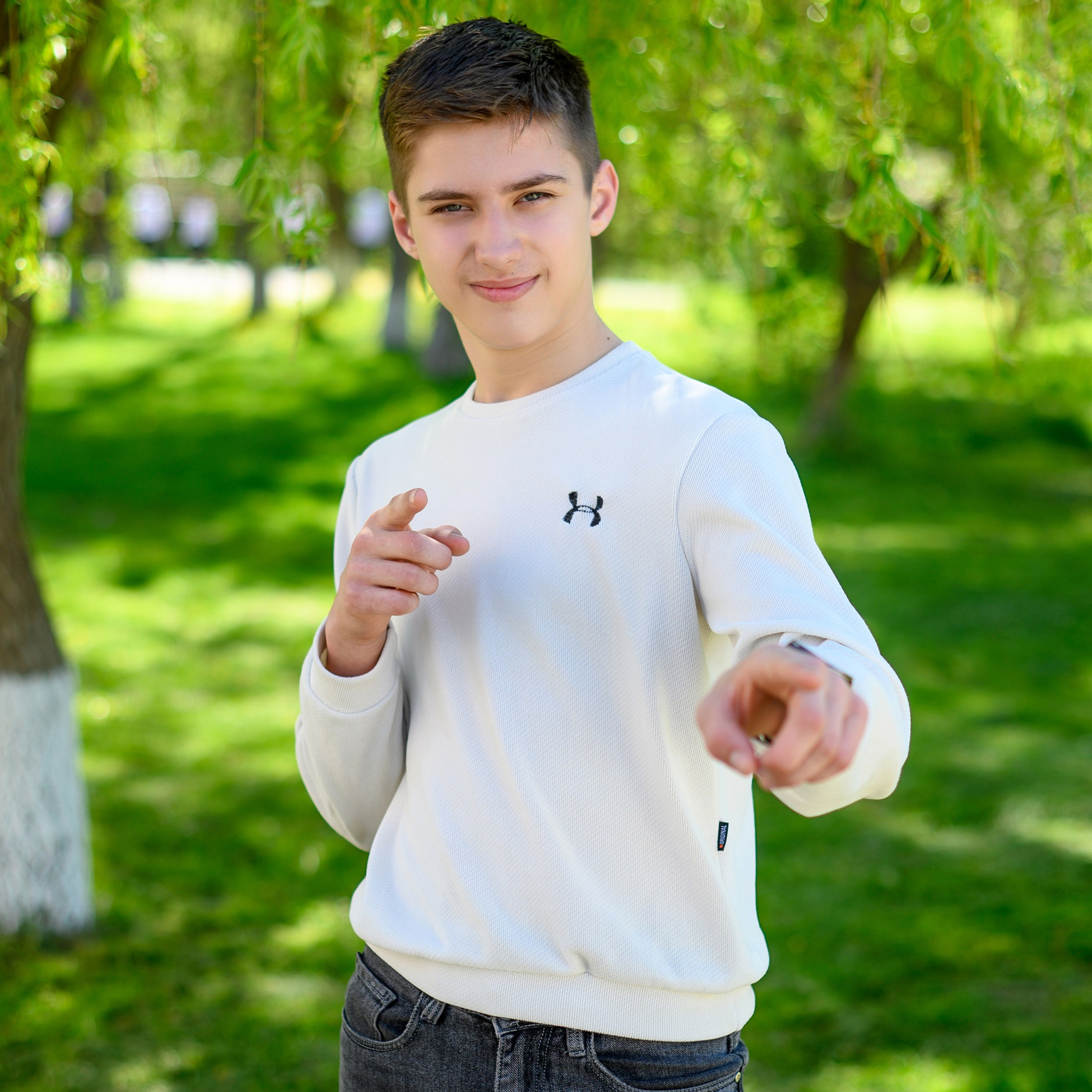 Фотосессия в школьном дворе ст. Саратовская школа 6 9 класс