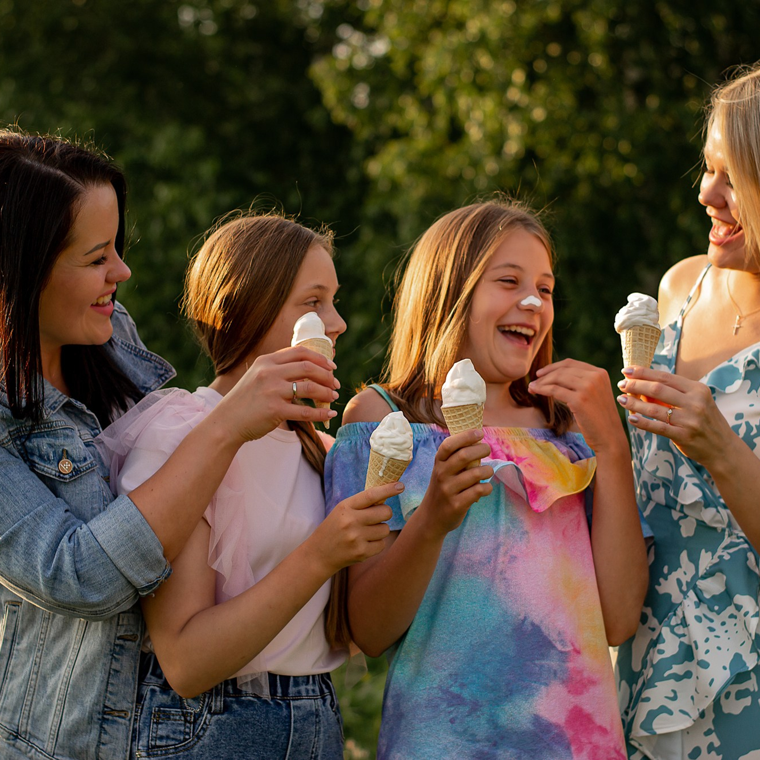 Две сестры-одно целое