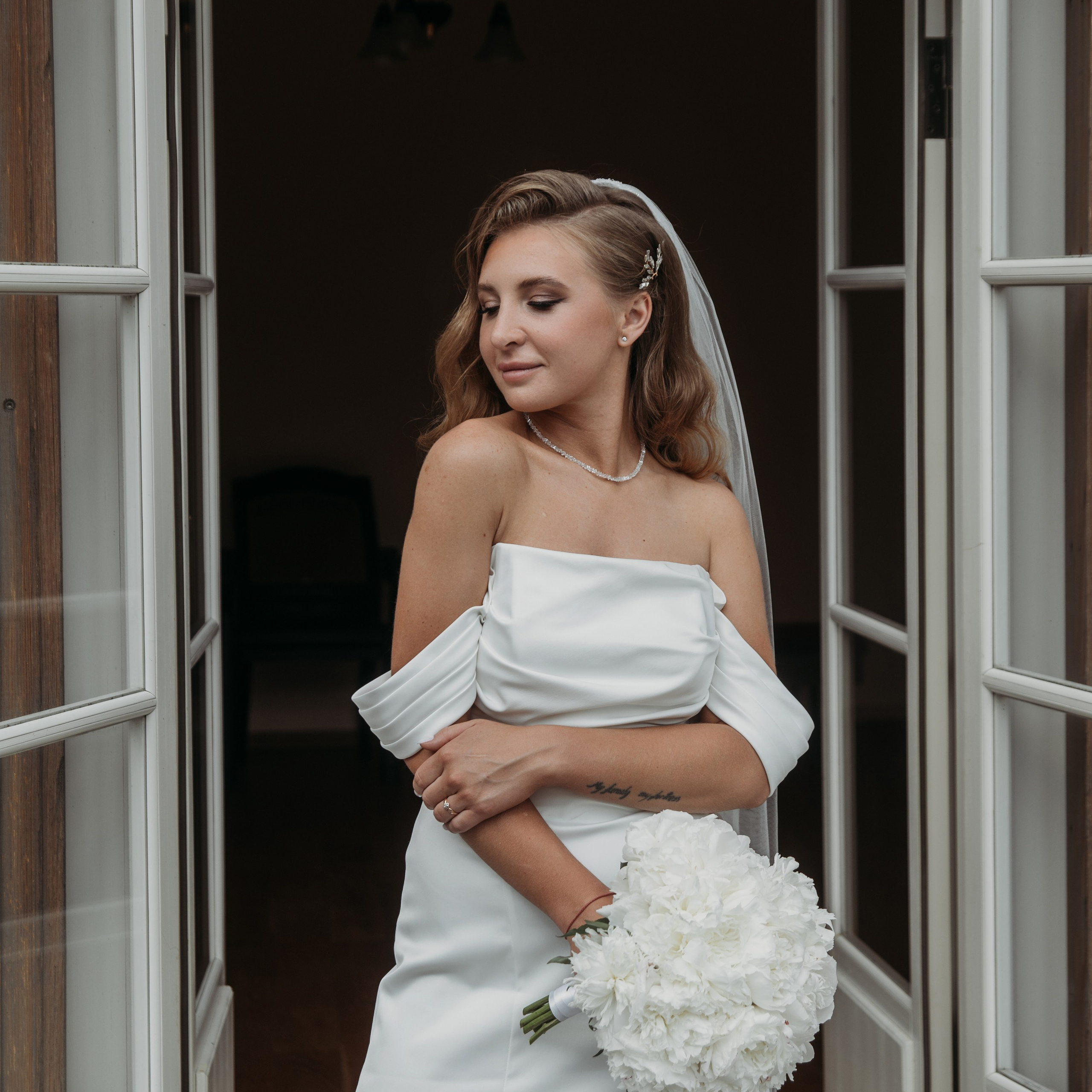 Отзывы невест о свадебном фотографе в Твери. Свадебный фотограф в Твери, Москве и Санкт-Петербурге Денисова Екатерина