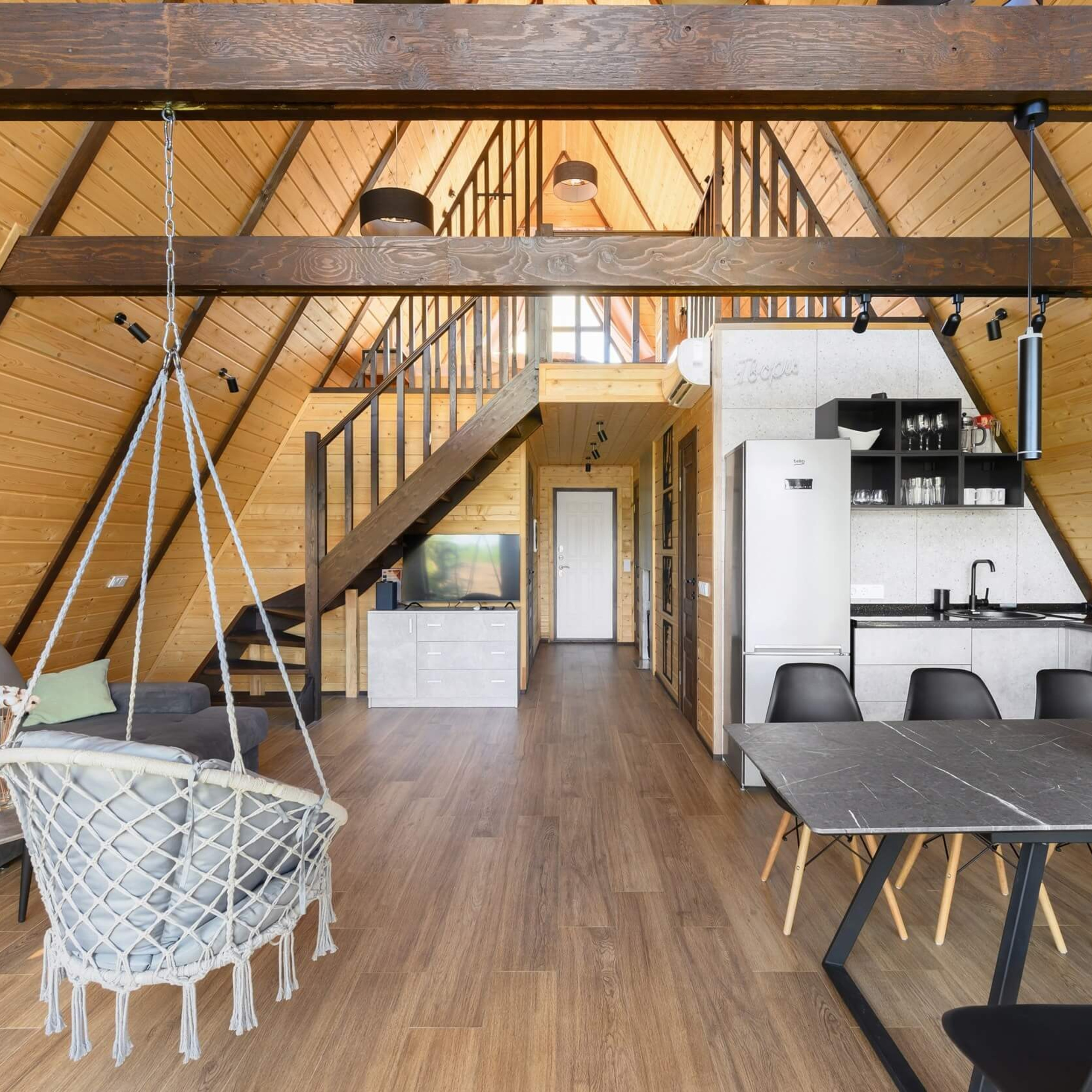 Треугольный коттедж на 6 человек с чаном и баней — Афрейм в подмосковье в аренду