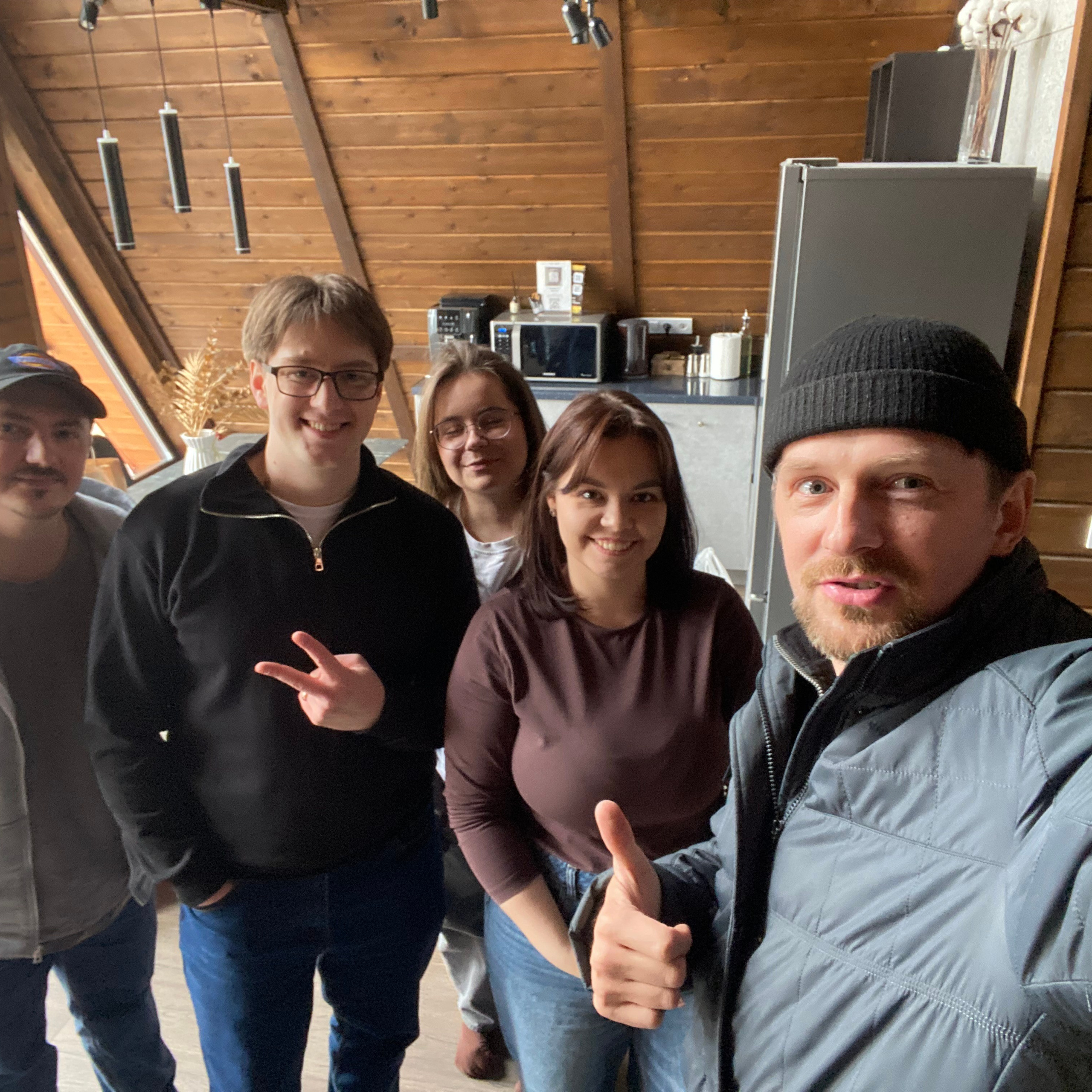 Треугольный коттедж на сутки с чаном, баней мангалом — заказать на 6 человек