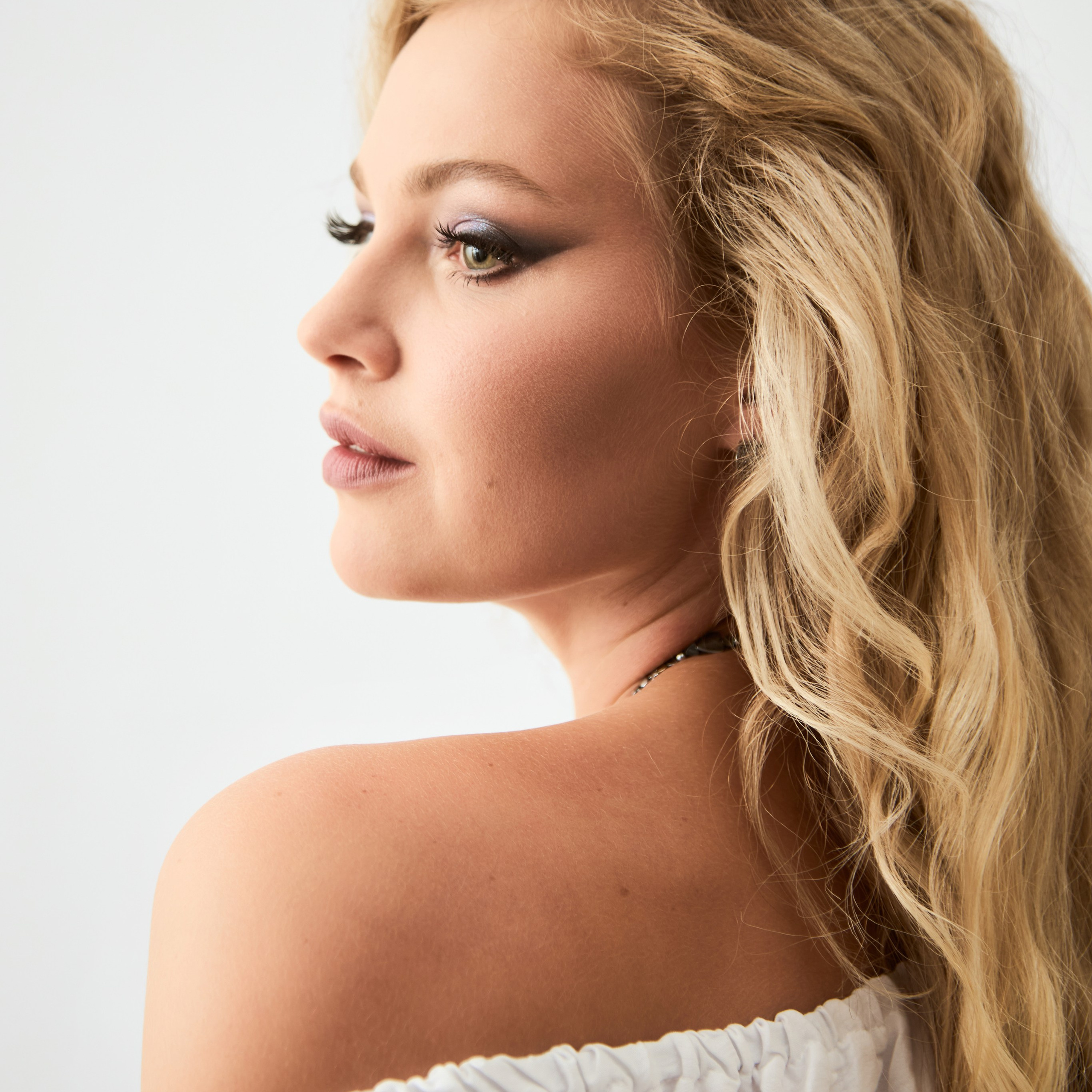 Легкость и стиль: почему минимализм в фотосессиях — это красиво