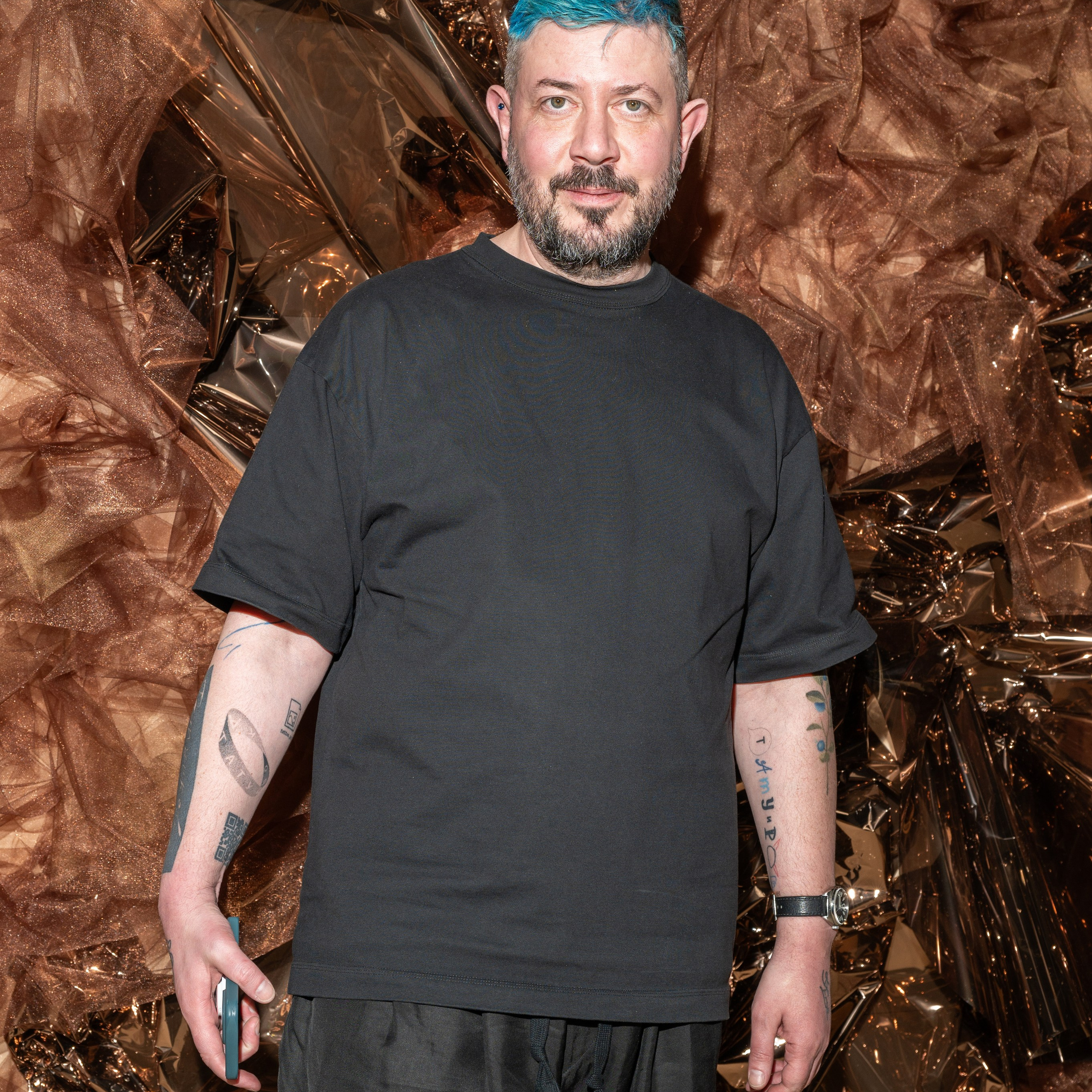 8 марта в студии Артемия Лебедева