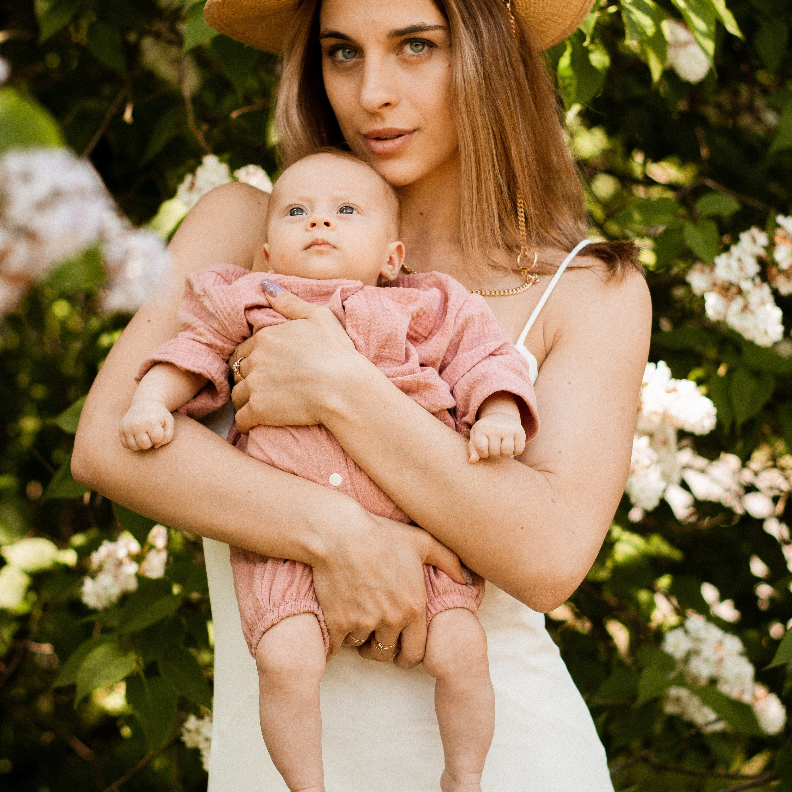 Александра и Мира