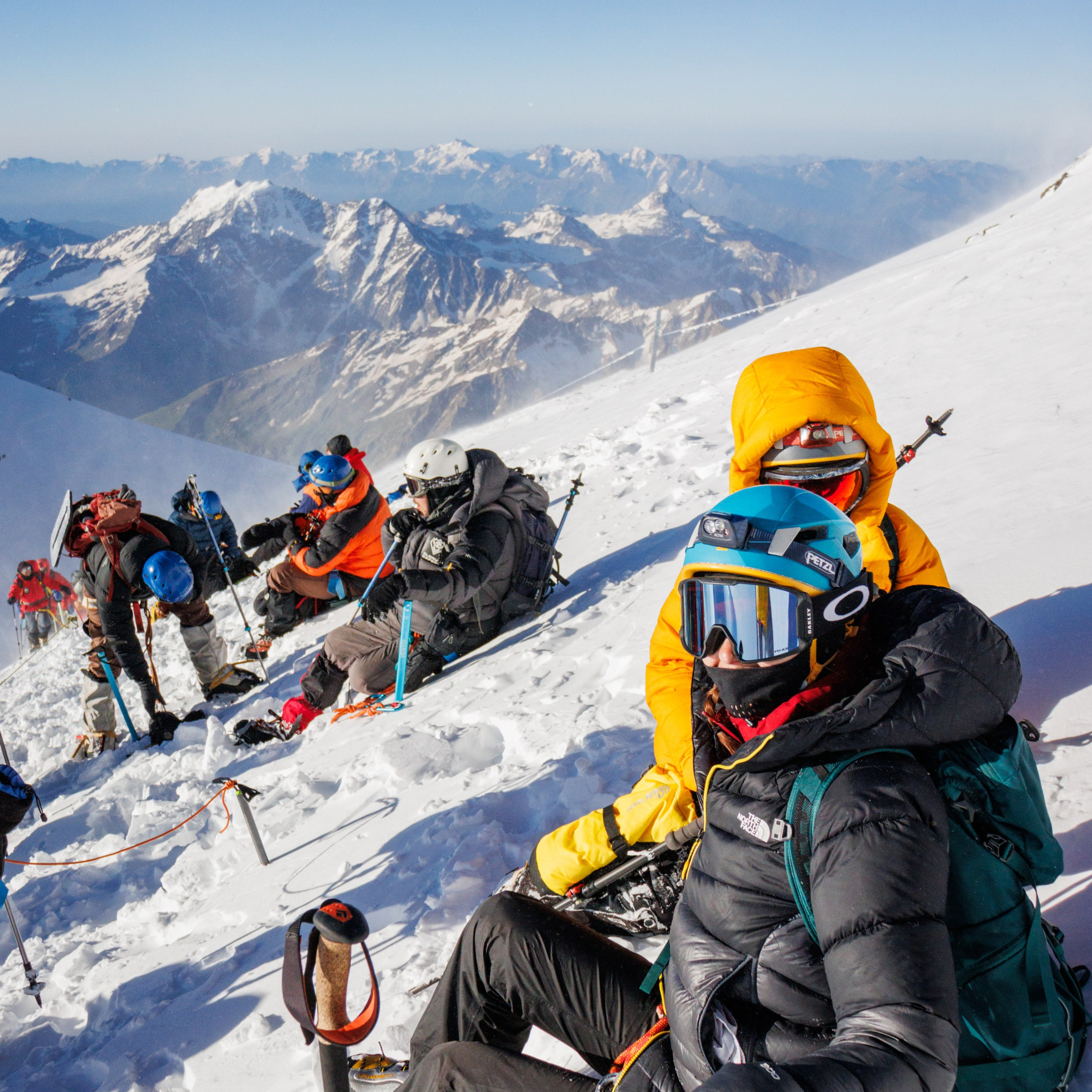 Съемка восхождения. Фотограф на трекинг и восхождение Эльбрус, Приэльбрусье. Елизавета Бобок