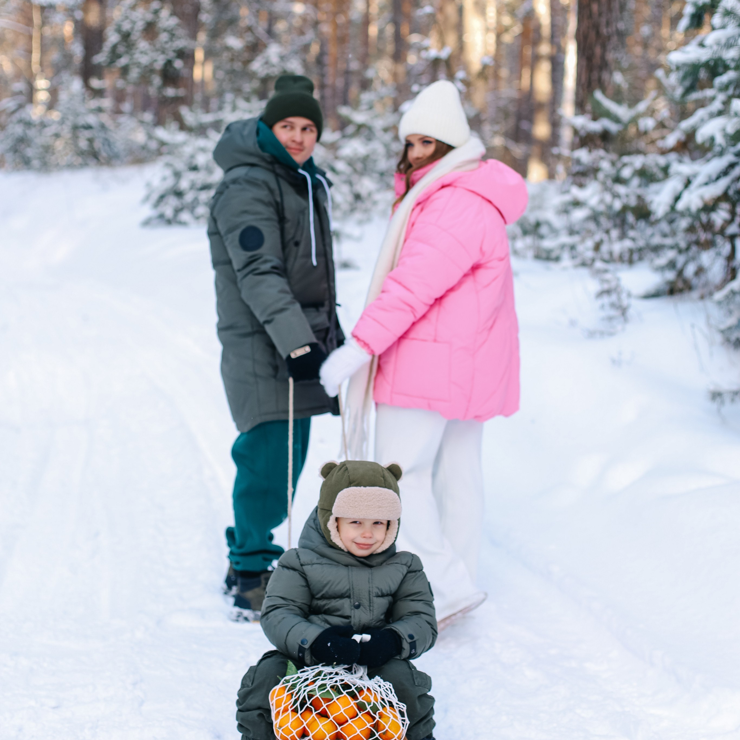 Уличная зимняя фотосессия