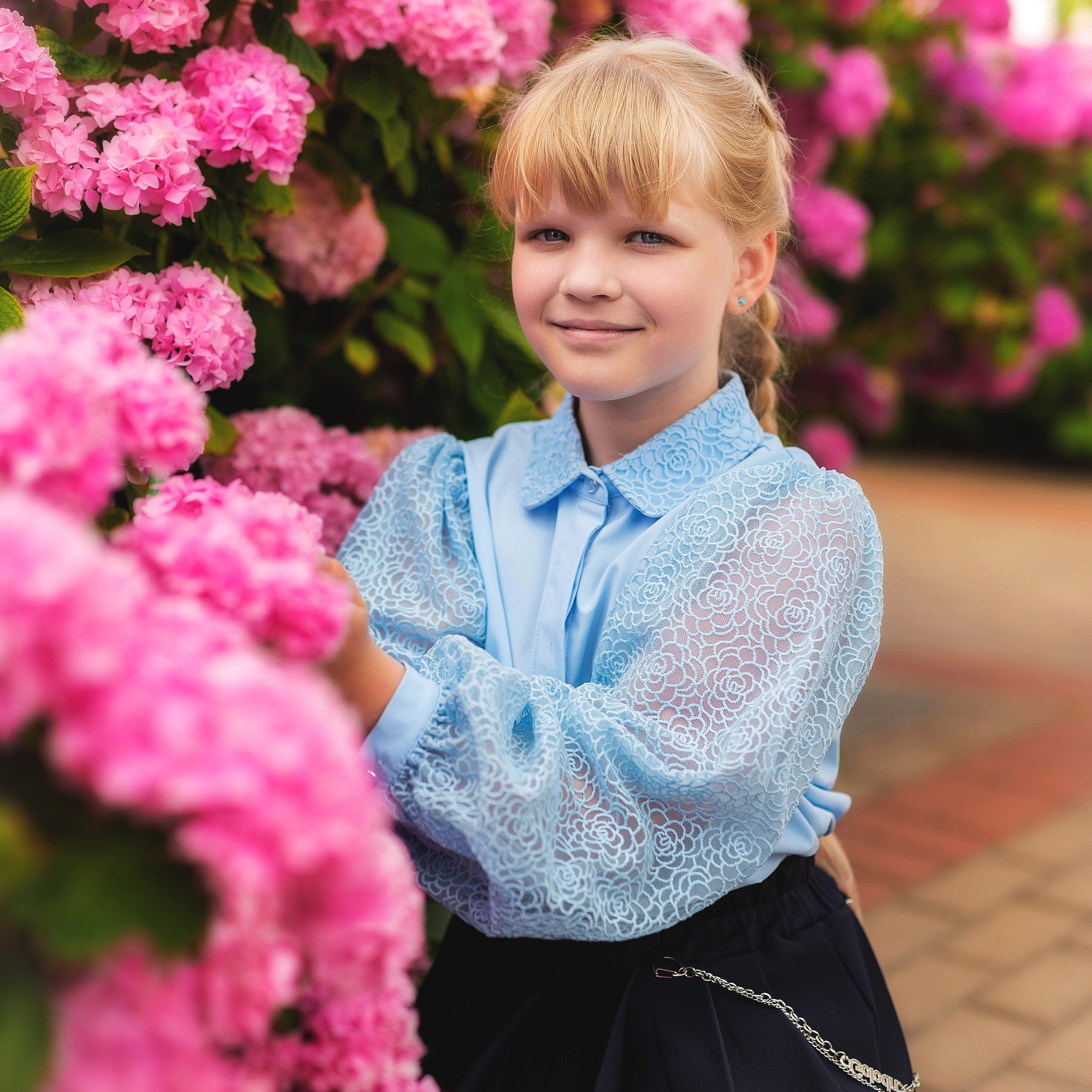 Фотосессия в розовых гортензиях