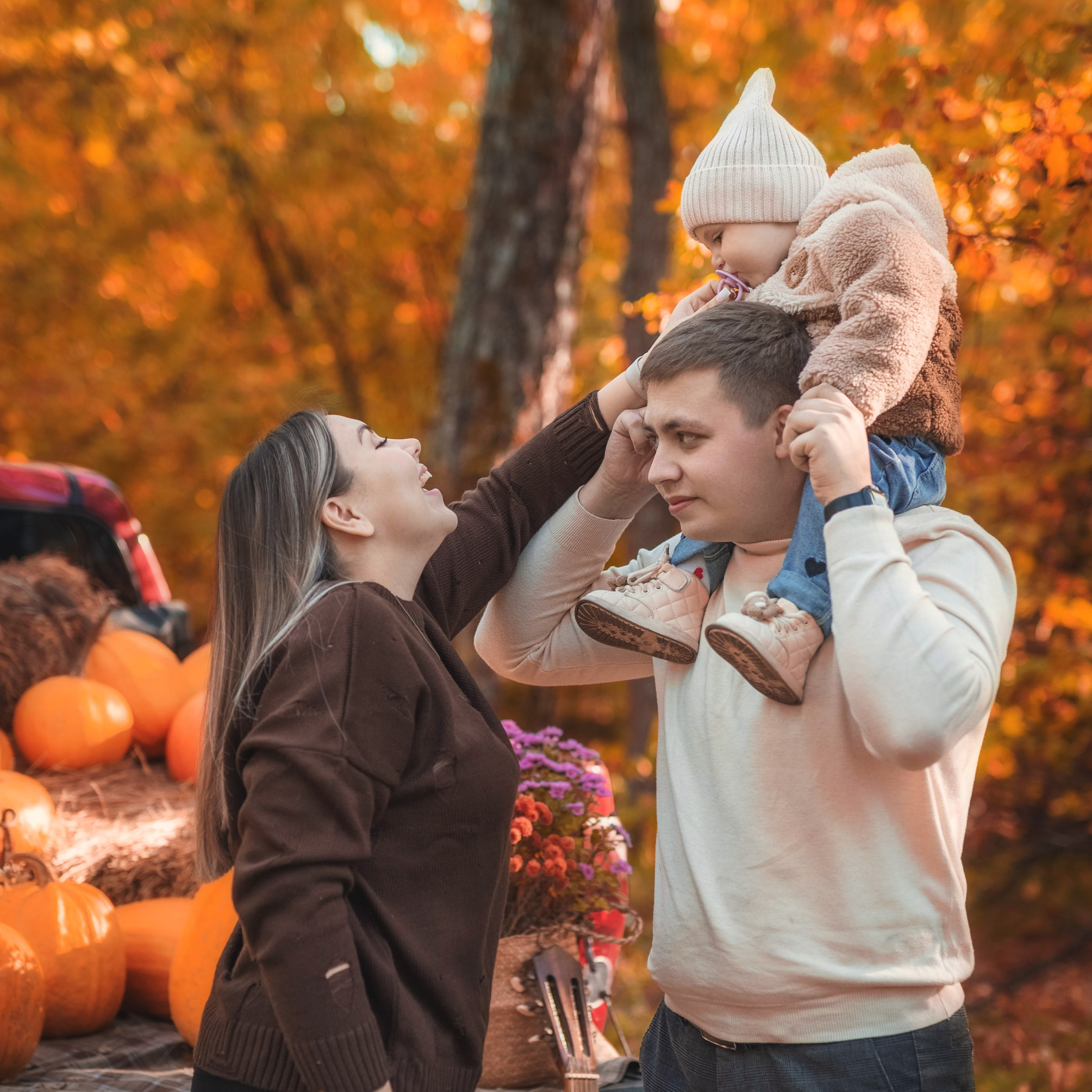 Осеняя фотосессия с пикапом