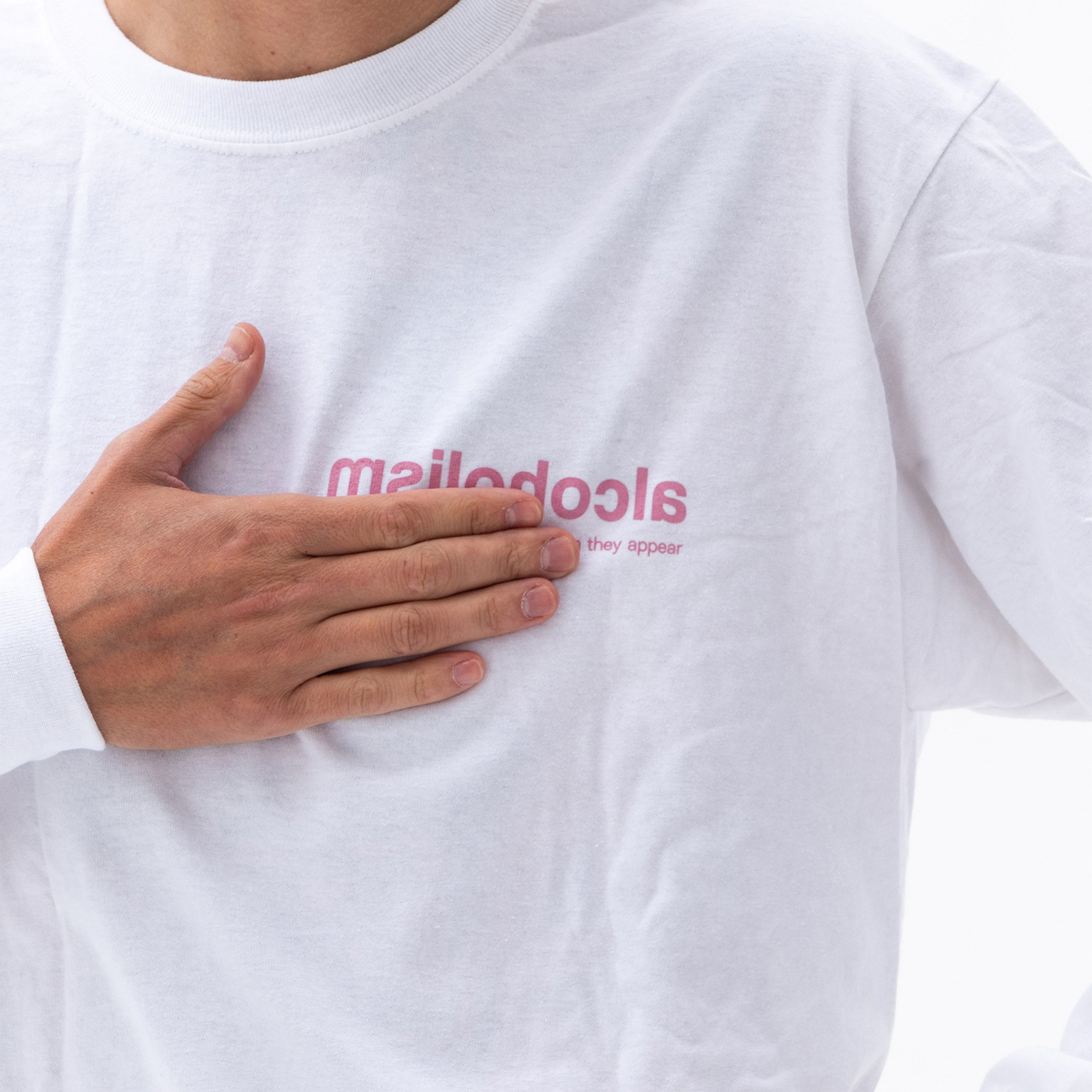 Фотосъёмка футболки с фокусом на текстуру