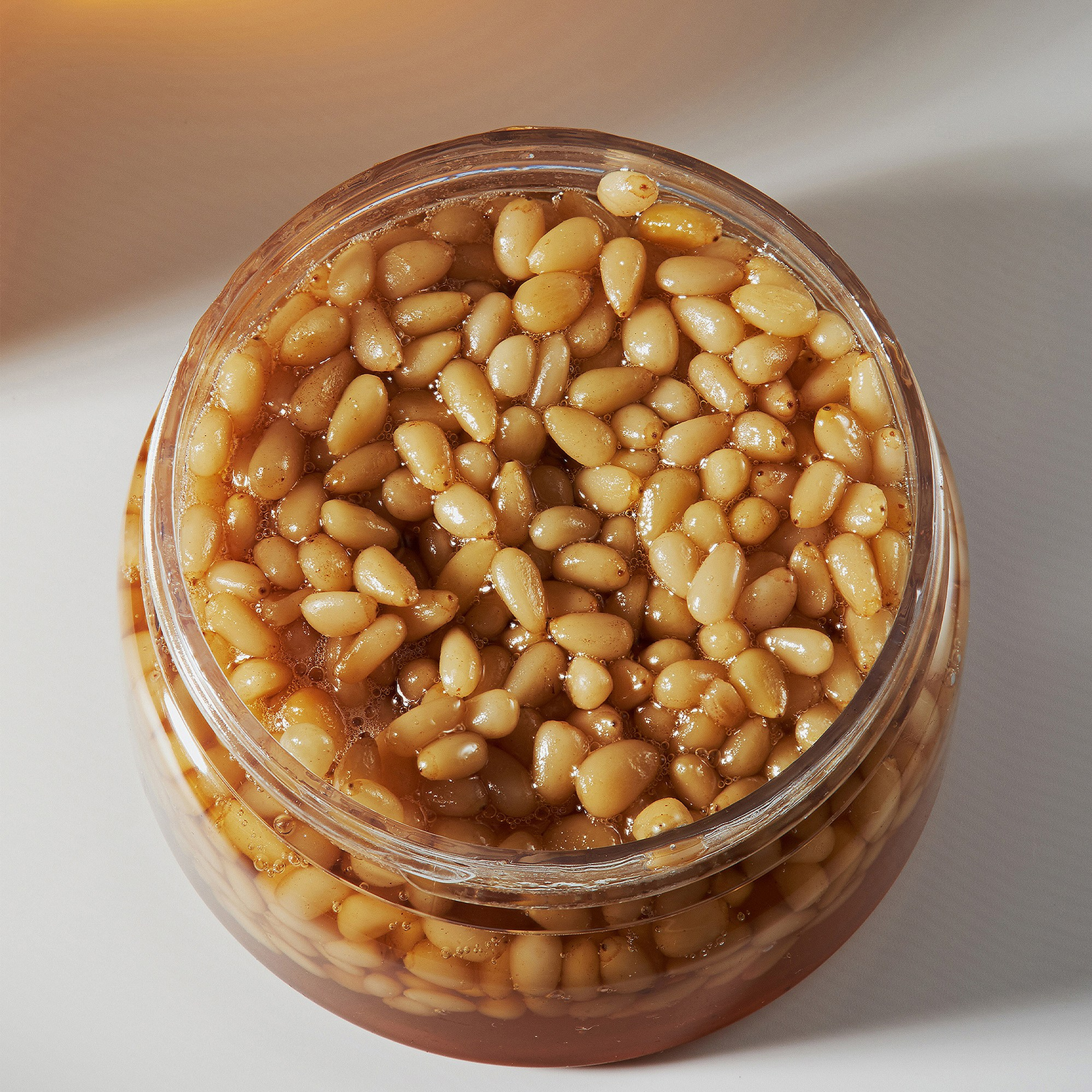 Студийная съёмка мёда для e-commerce