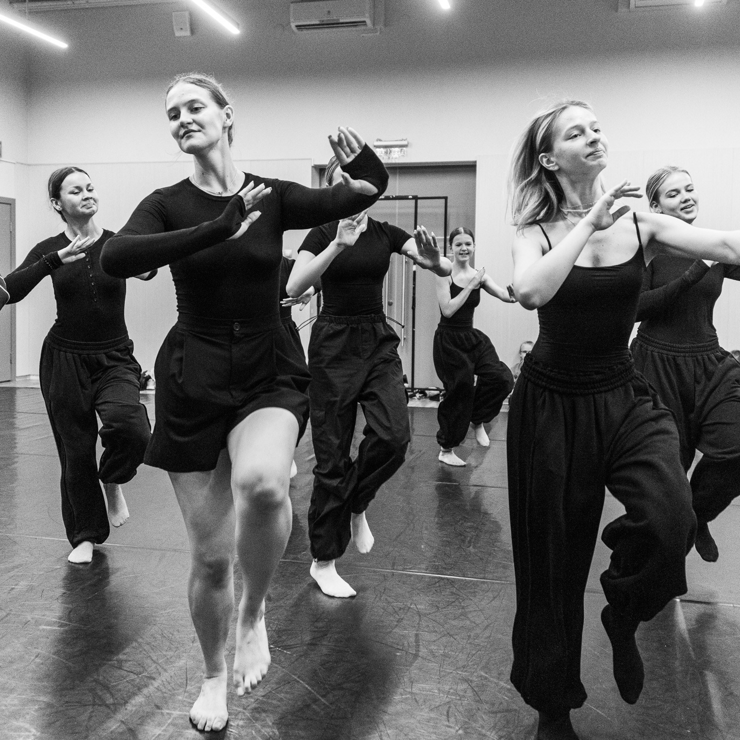 Один день до концерта, МАЙ 2025. Взгляд через объектив