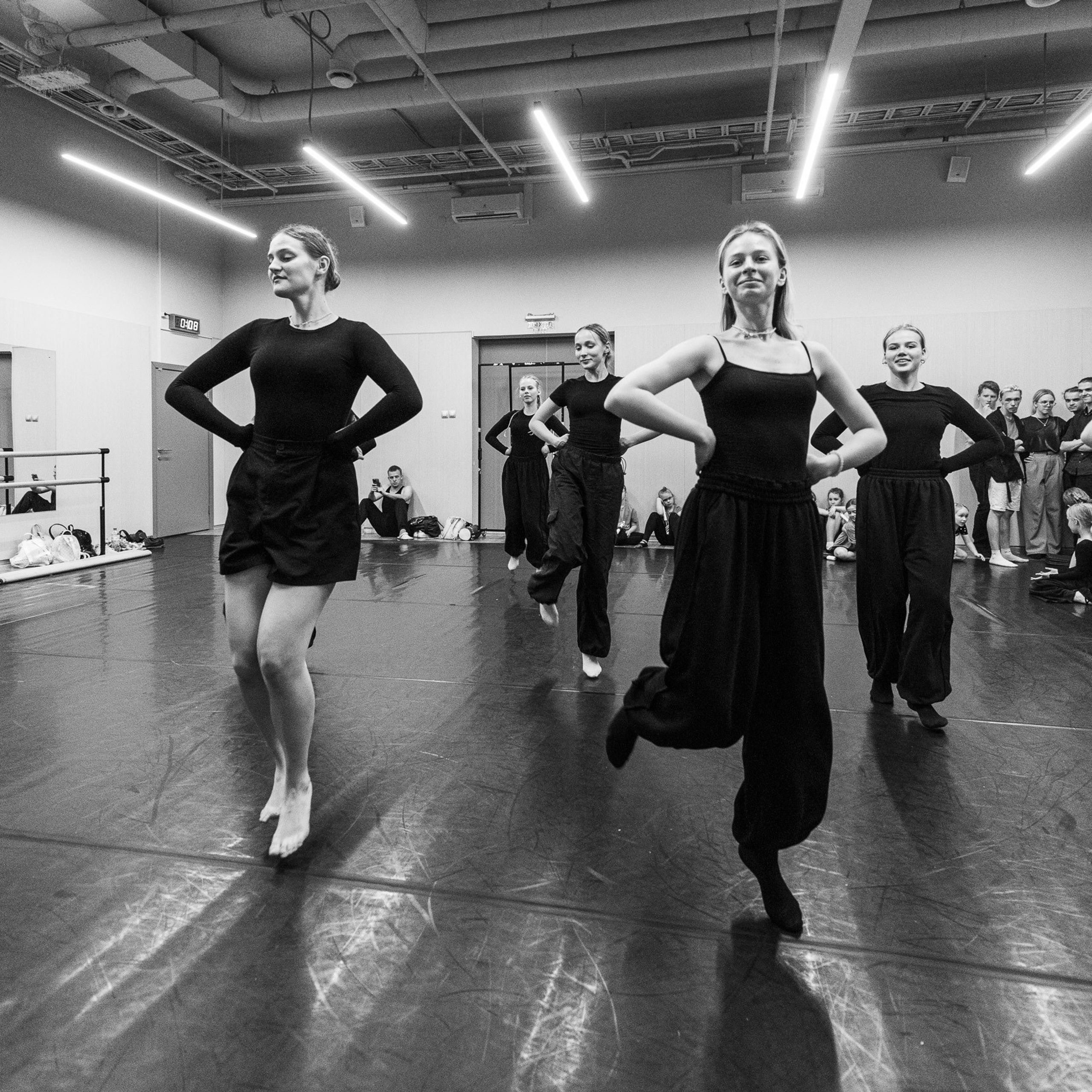 Один день до концерта, МАЙ 2025. Взгляд через объектив