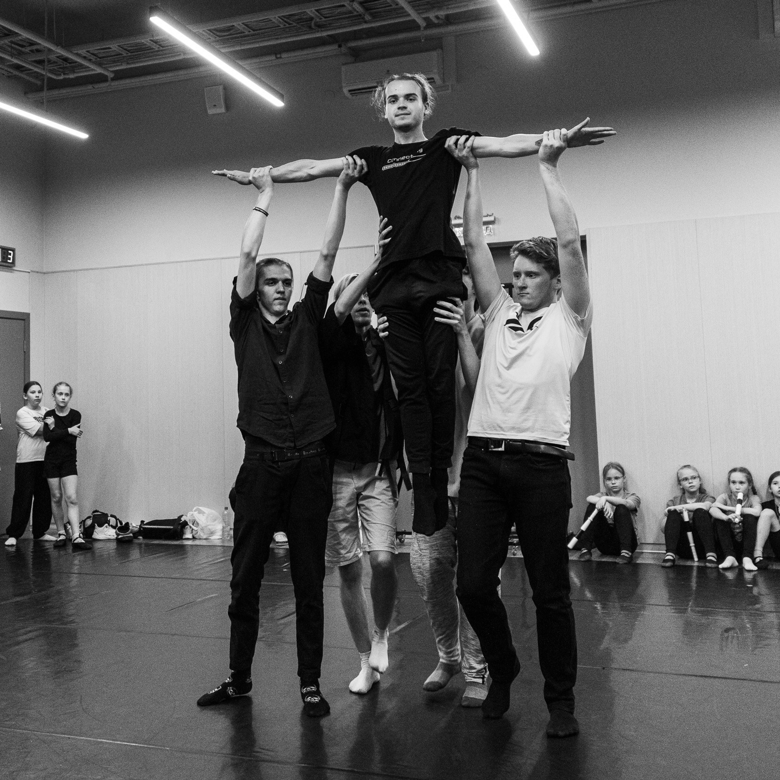 Один день до концерта, МАЙ 2025. Взгляд через объектив